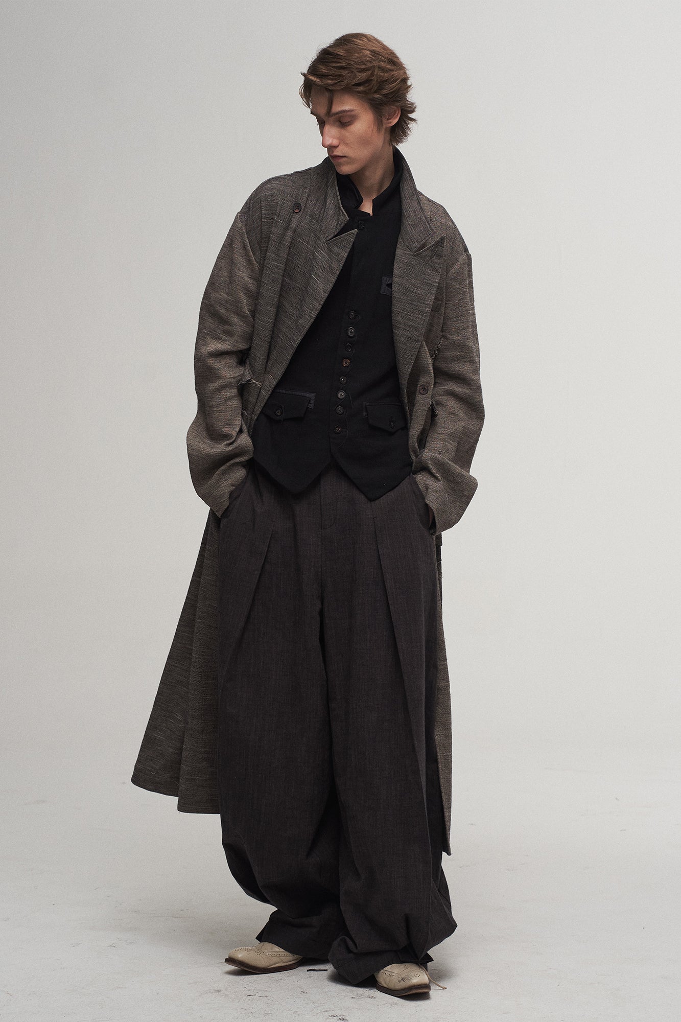 ILNya Nieternite Nifutur Frayed Seam Paneled Oversized Coat