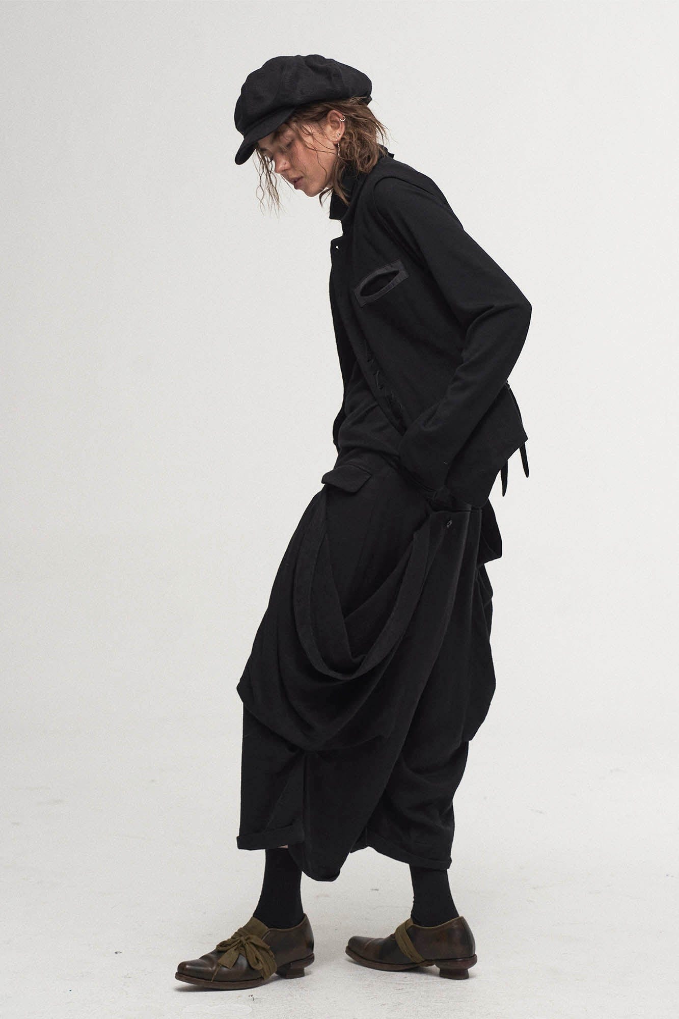 ILNya Nieternite Nifutur Balloon Pleated Slouchy Shorts