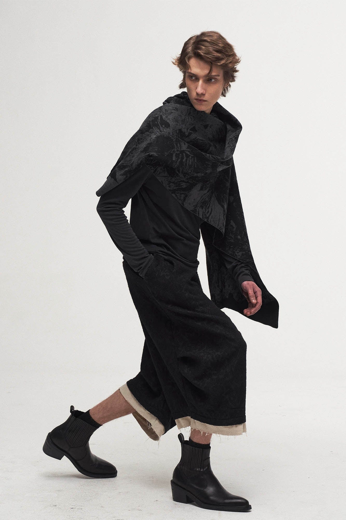 ILNya Nieternite Nifutur Jacquard Layered Raw Edge Balloon Shorts