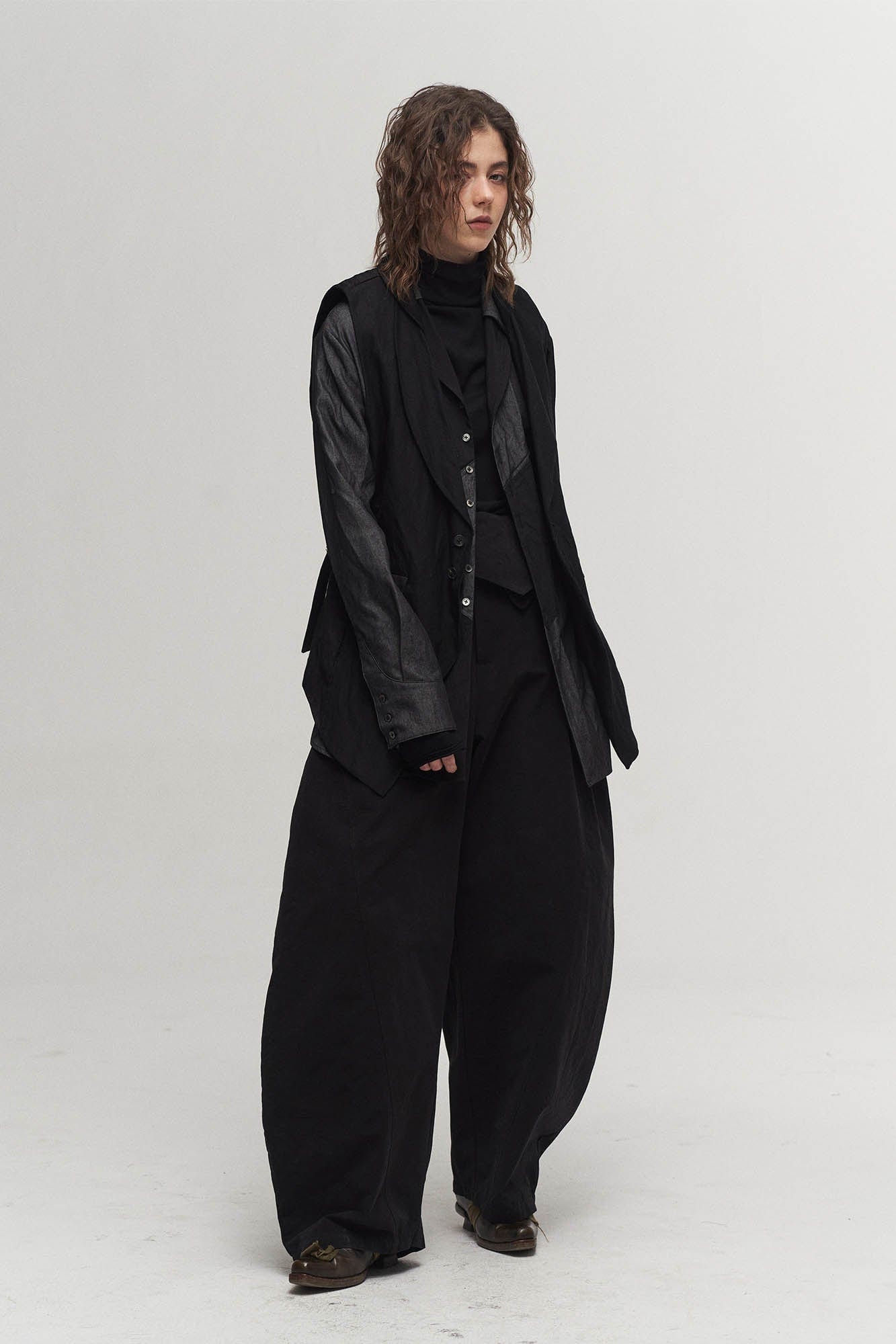 ILNya Nieternite Nifutur High-Waisted Pleated Wide-Leg Pants, premium urban and streetwear designers apparel on PROJECTISR.com, ILNya Nieternite Nifutur