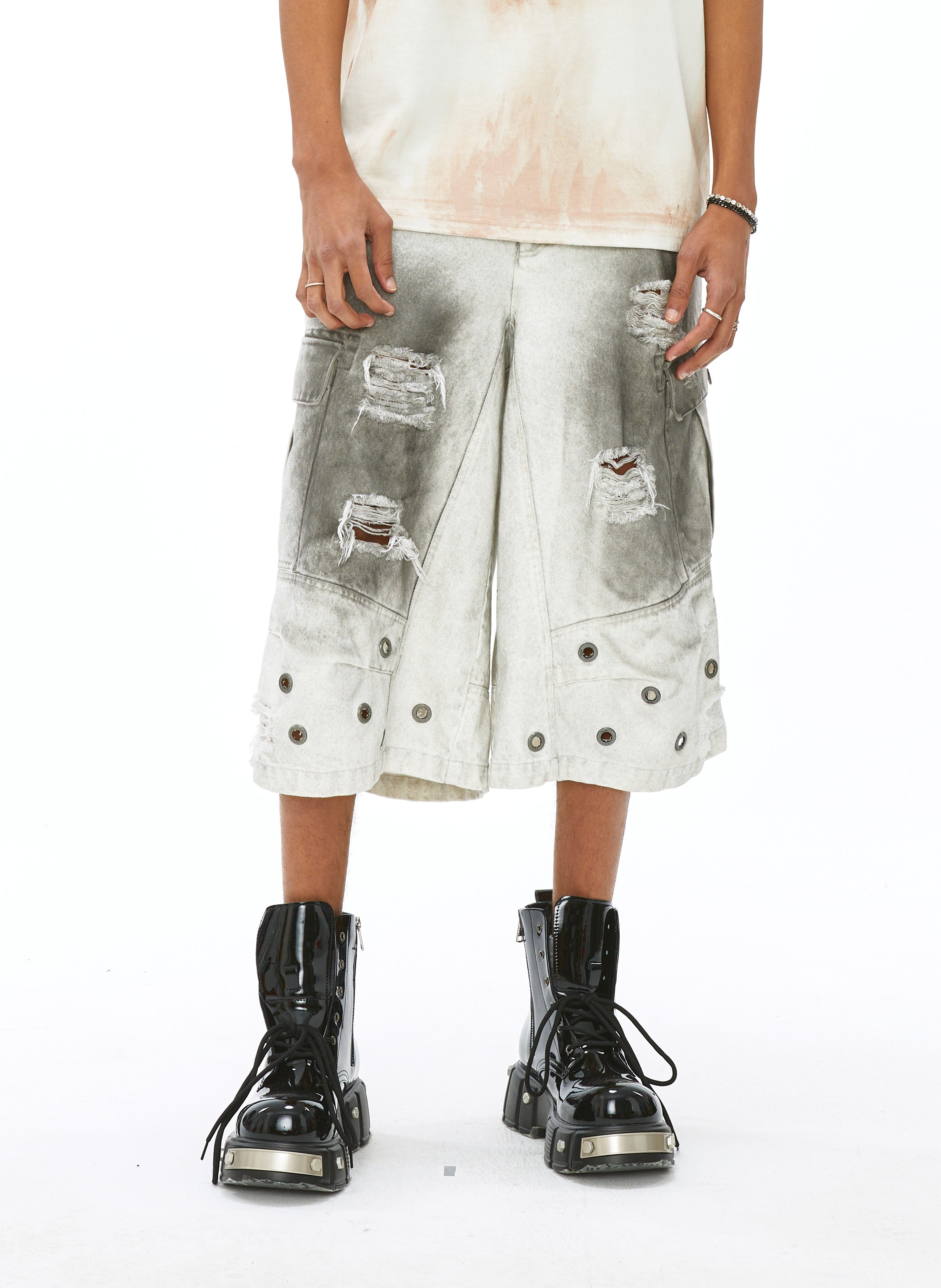 VANN VALRENCE Distressed Gradient Grommet Capris Shorts