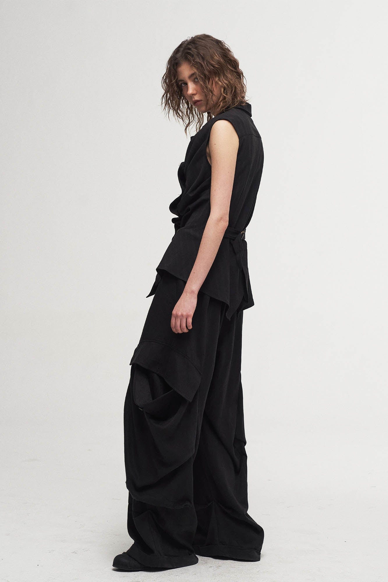 ILNya Nieternite Nifutur Draped Big-Pocket Wide-Leg Cargo Pants
