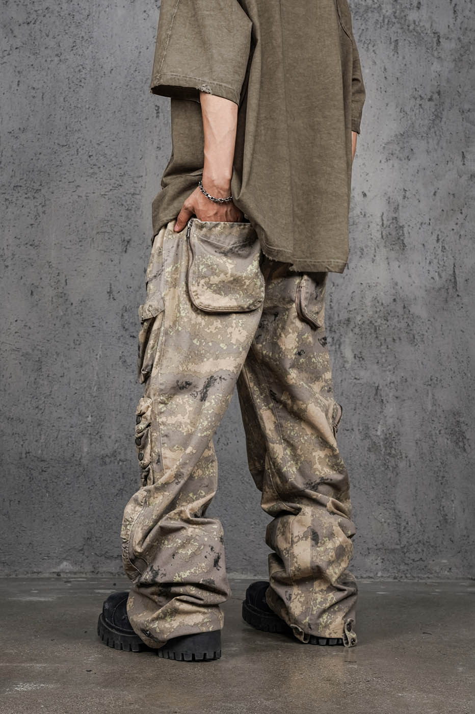 UNDERWATER Multi-Pocket Desert Cargo, premium urban and streetwear designers apparel on PROJECTISR.com, UNDERWATER