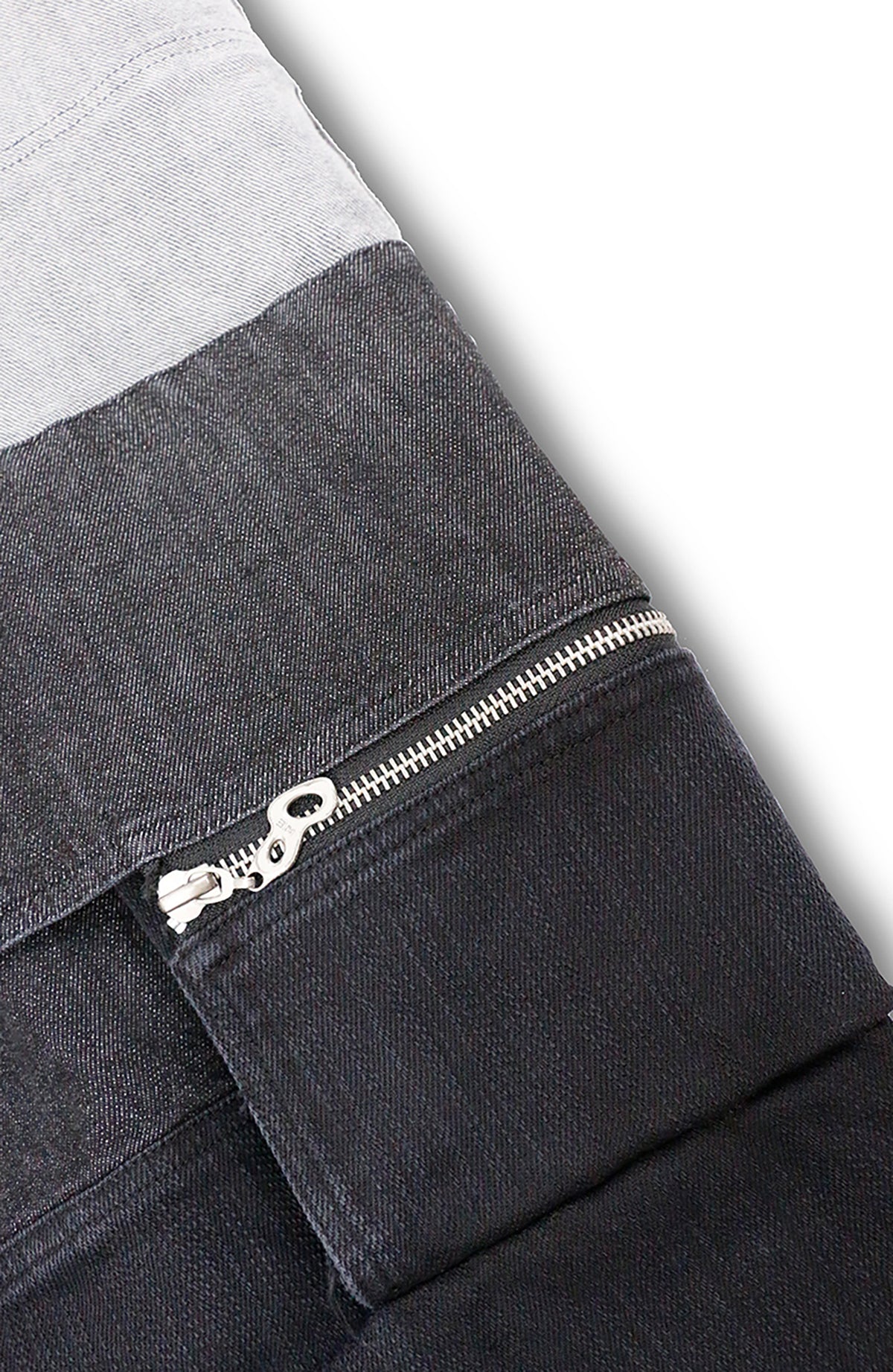RELABEL Zippered Cargo Jeans