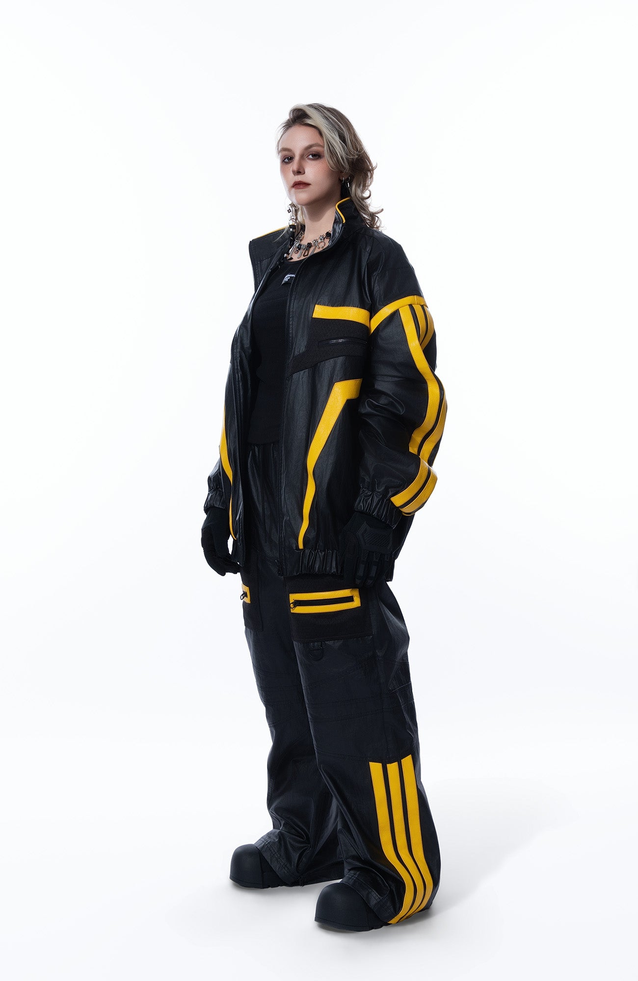 MOGONGSHE Contrast Stripe PU Wide-Leg Pants