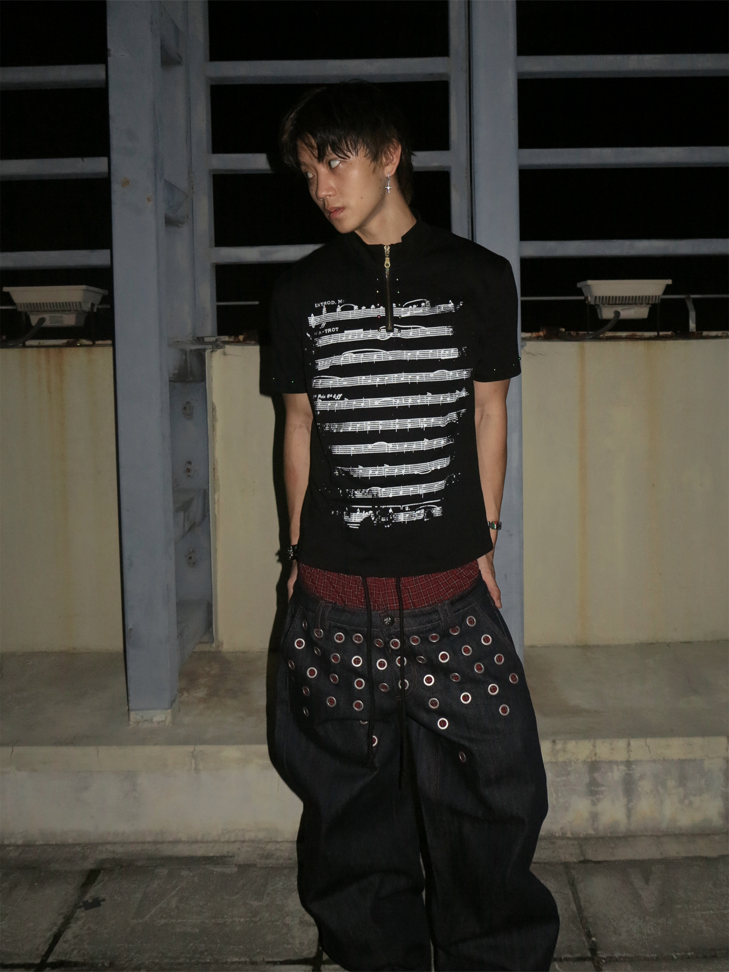 DREAM BAND Punk Note Graphic Stand-Collar Fitted T-Shirt