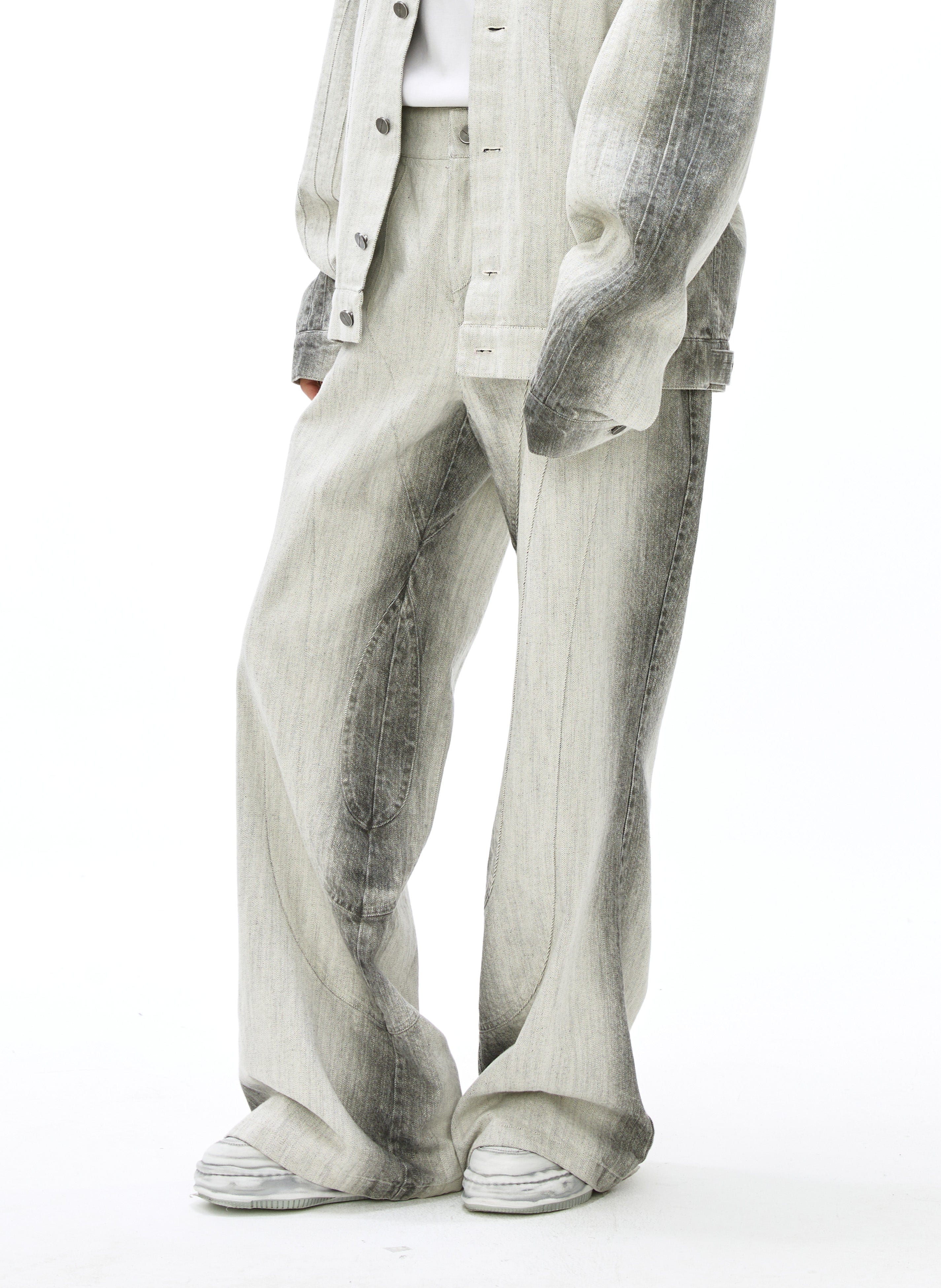 VANN VALRENCE Curved Panel Gradient Washed Flared Jeans