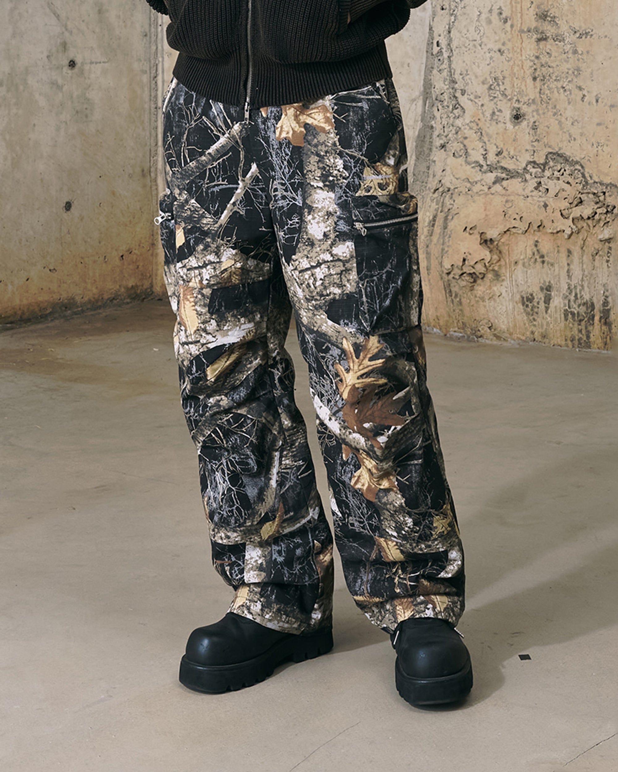 ENSHADOWER Black Camo Multi-pocket Down Pants, premium urban and streetwear designers apparel on PROJECTISR.com, ENSHADOWER