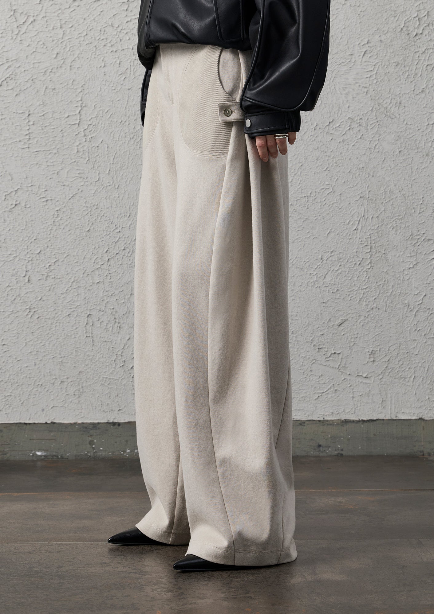 ORGANIC EMOTION Pleat Seam Curved Pants, premium urban and streetwear designers apparel on PROJECTISR.com, ORGANIC EMOTION
