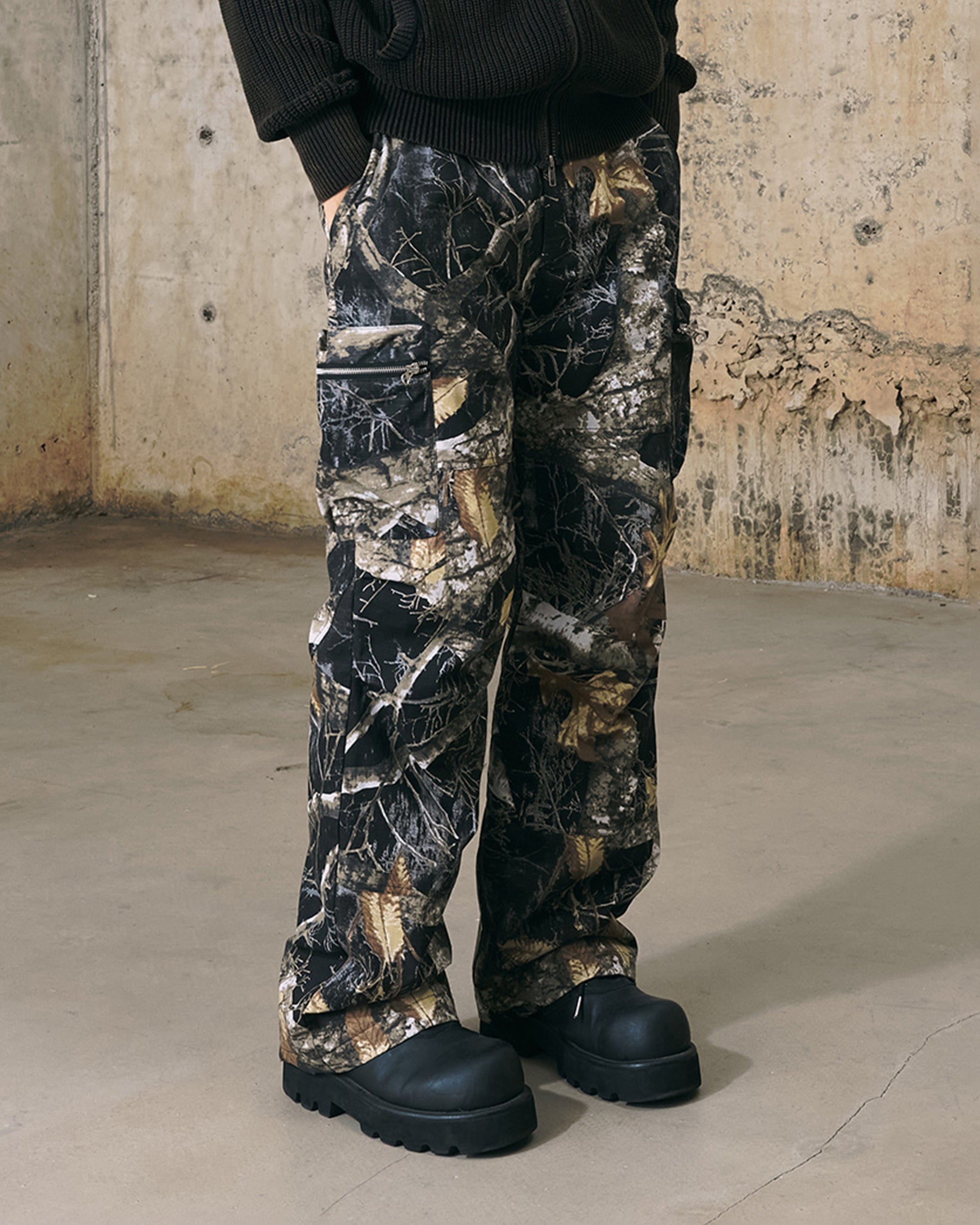 ENSHADOWER Black Camo Multi-pocket Down Pants, premium urban and streetwear designers apparel on PROJECTISR.com, ENSHADOWER