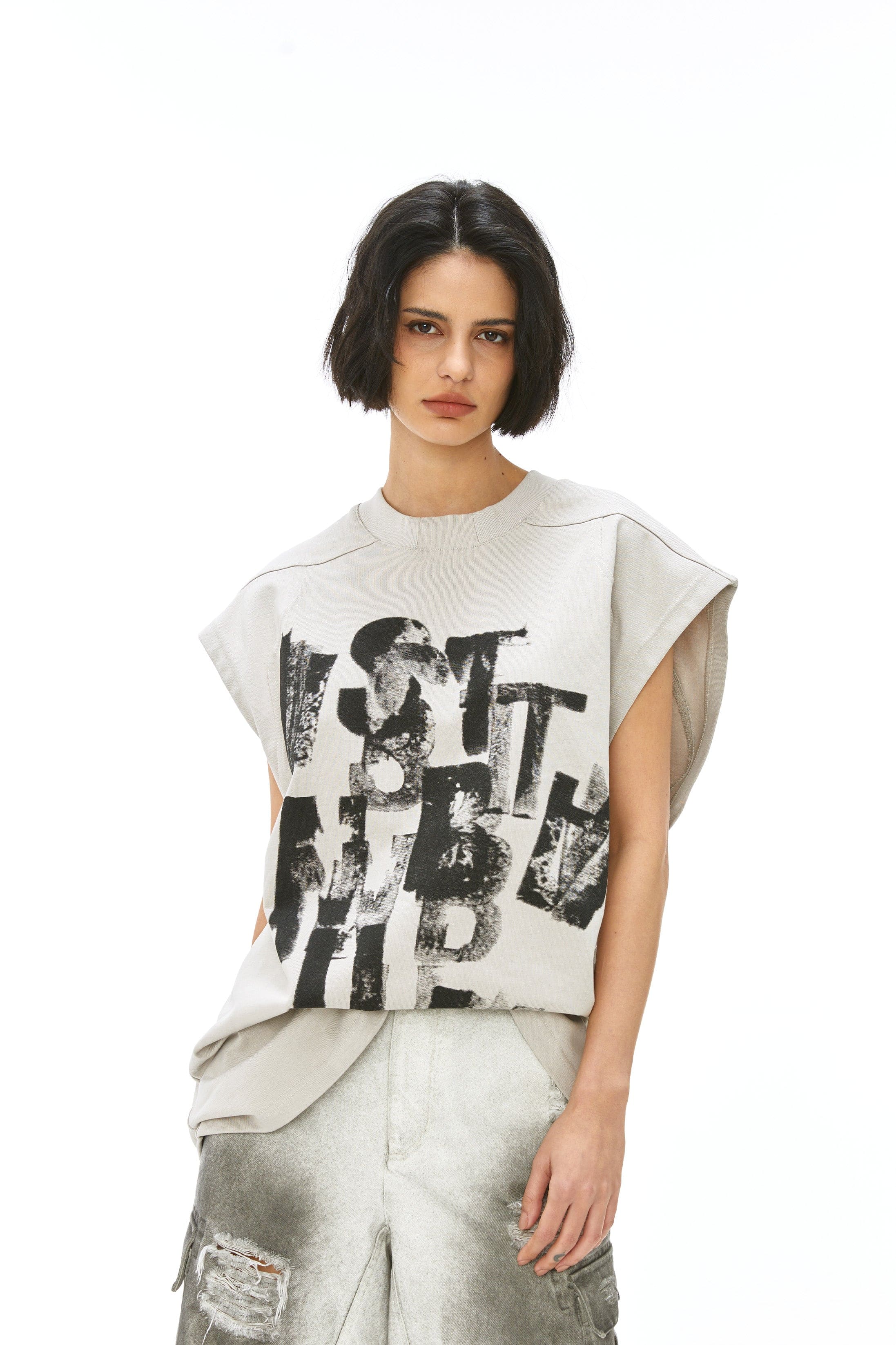 VANN VALRENCE Slogan Graphic Oversized Sleeveless Tee