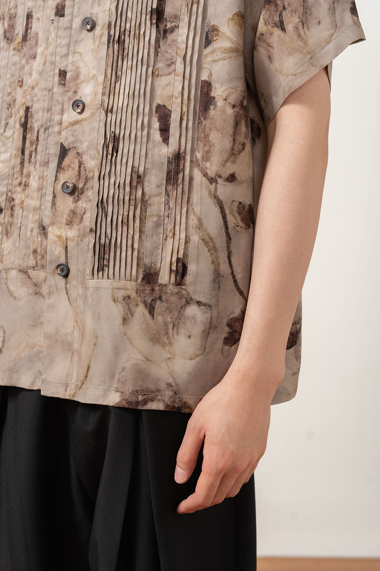 MOITIEDEPETALE Floral Accordion Pleats Cupro Blended Half Shirt, premium urban and streetwear designers apparel on PROJECTISR.com, MOITIEDEPETALE