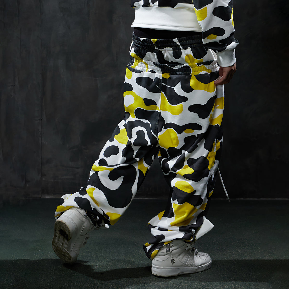 DND4DES Double-Waistband Camo Star Wide-Leg Sweatpants
