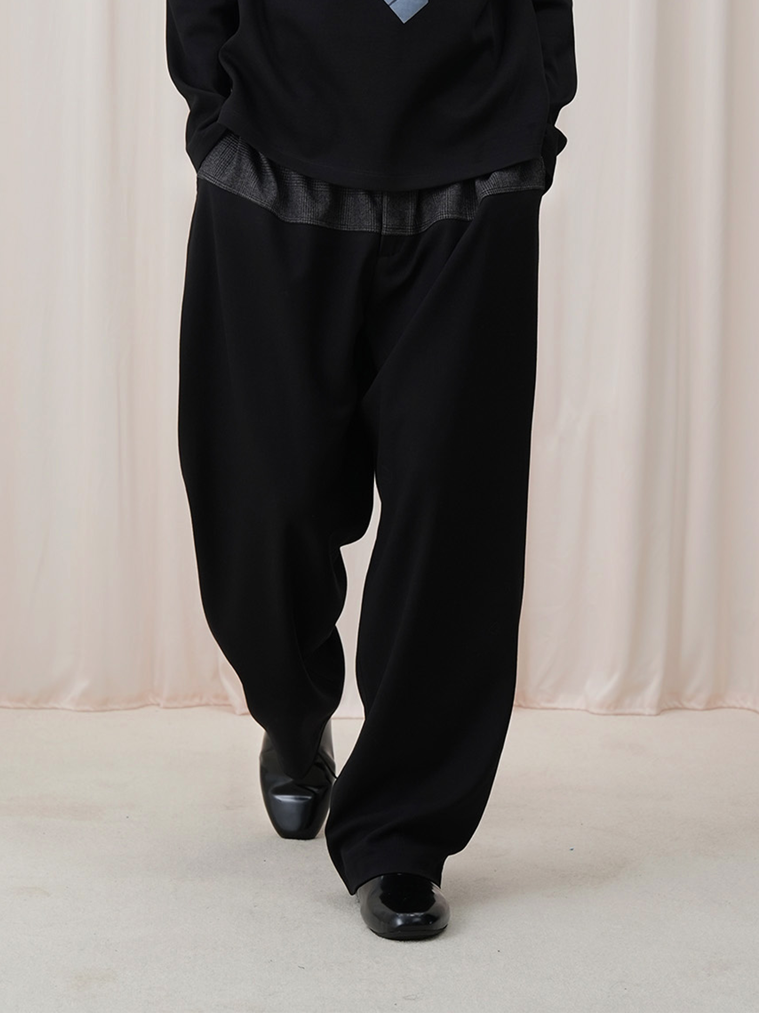 OUYANG WENJUN Contrast Spliced Elastic-Waist Trousers, premium urban and streetwear designers apparel on PROJECTISR.com, OUYANG WENJUN