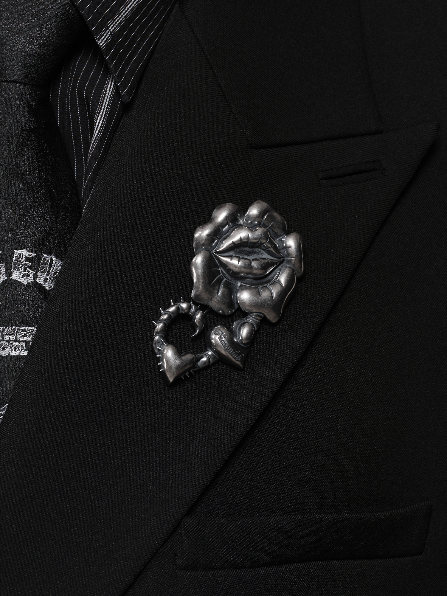 FACEONLAB Scorpion Rose Heart Punk Metal Brooch