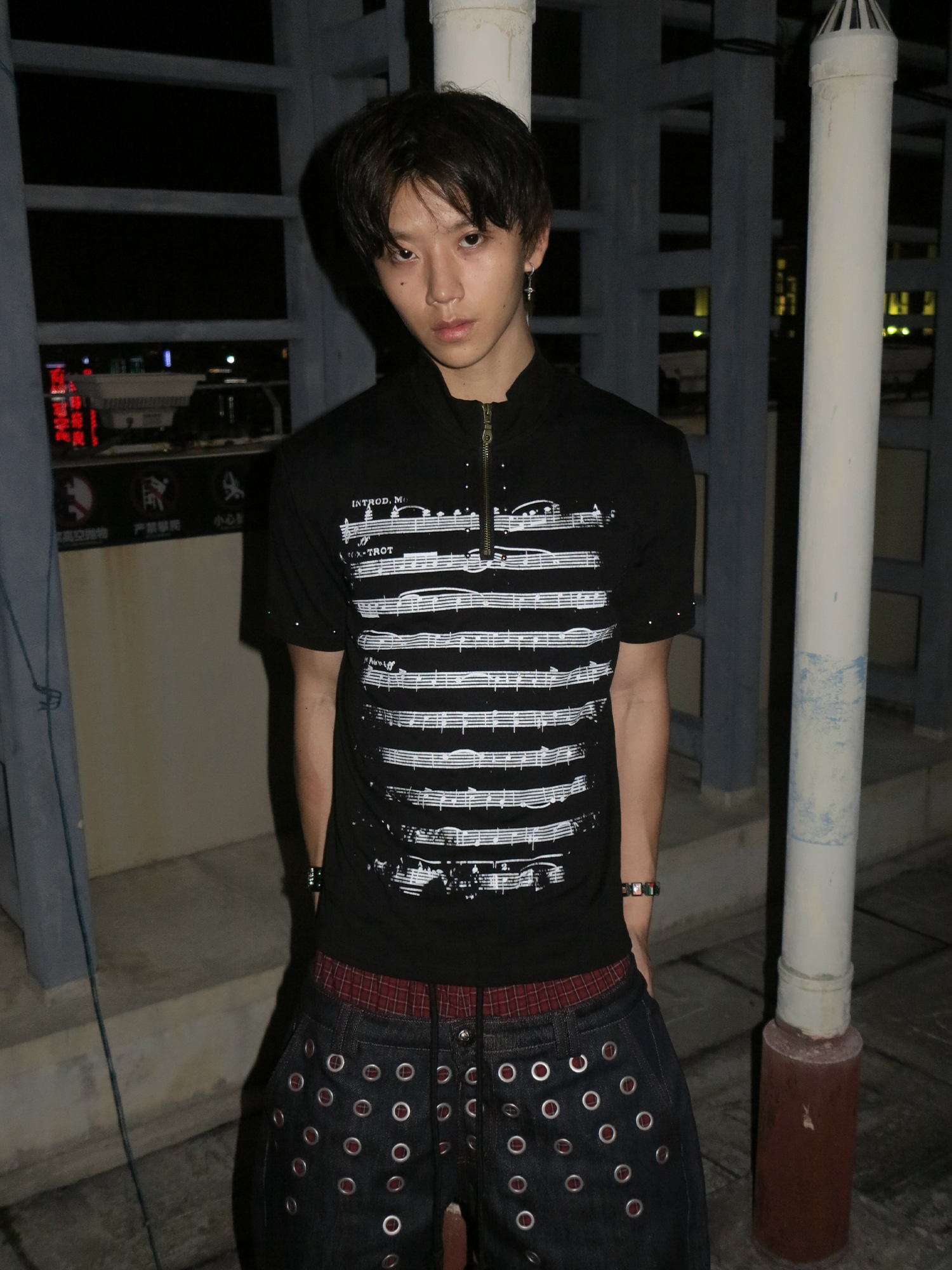 DREAM BAND Punk Note Graphic Stand-Collar Fitted T-Shirt