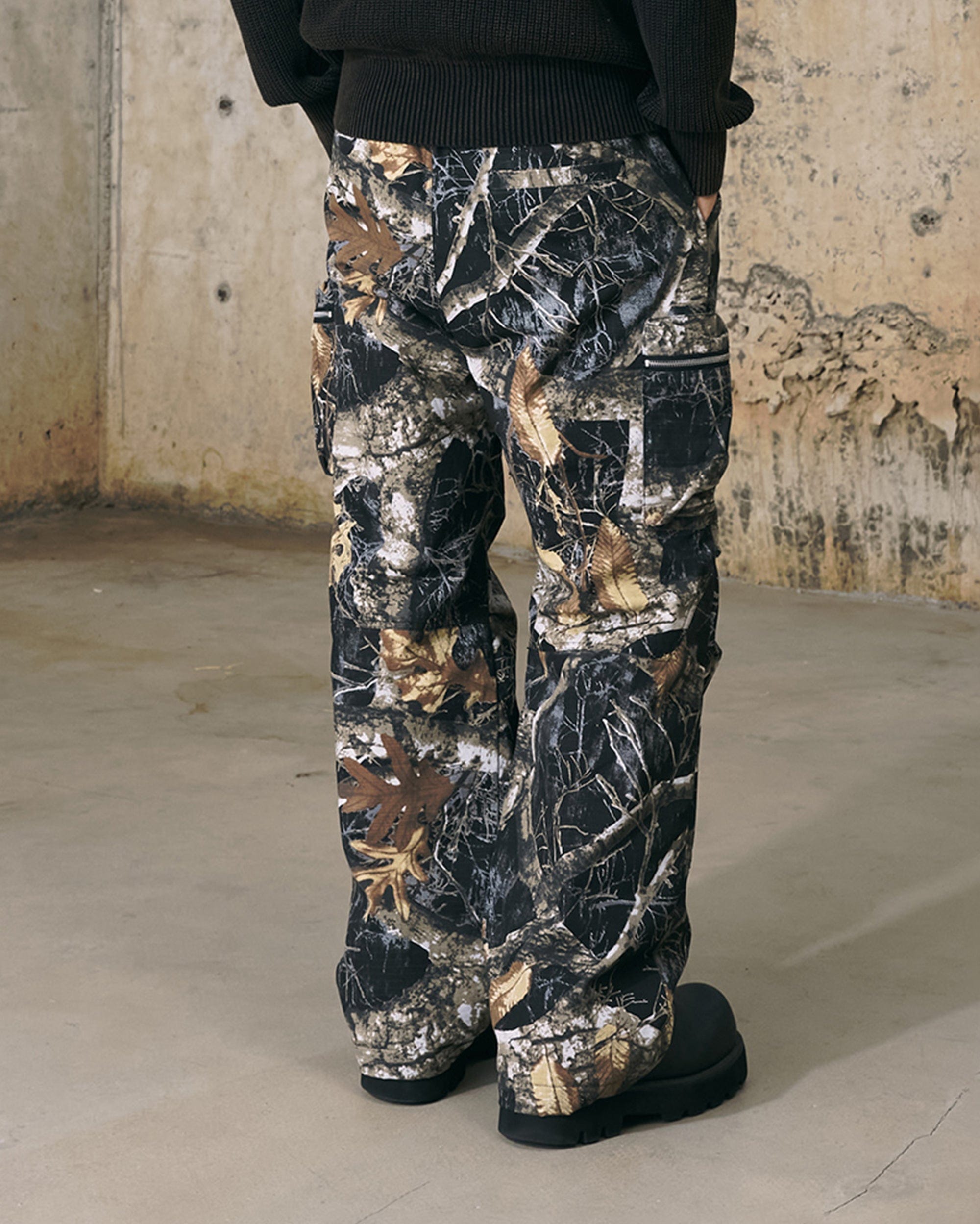ENSHADOWER Black Camo Multi-pocket Down Pants, premium urban and streetwear designers apparel on PROJECTISR.com, ENSHADOWER