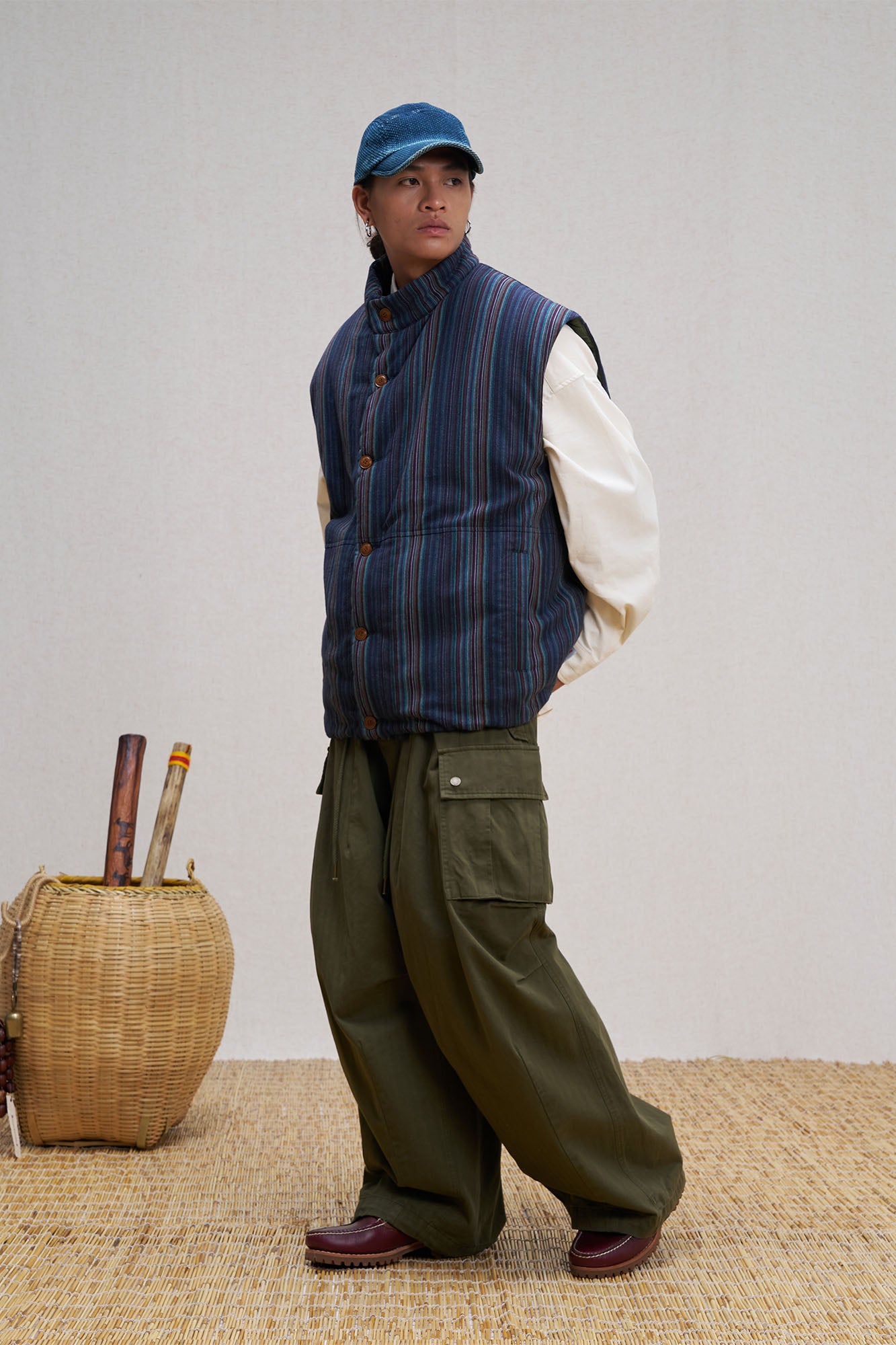 UNLIMITED MOTE Stripe Stand-Collar Padded Vest