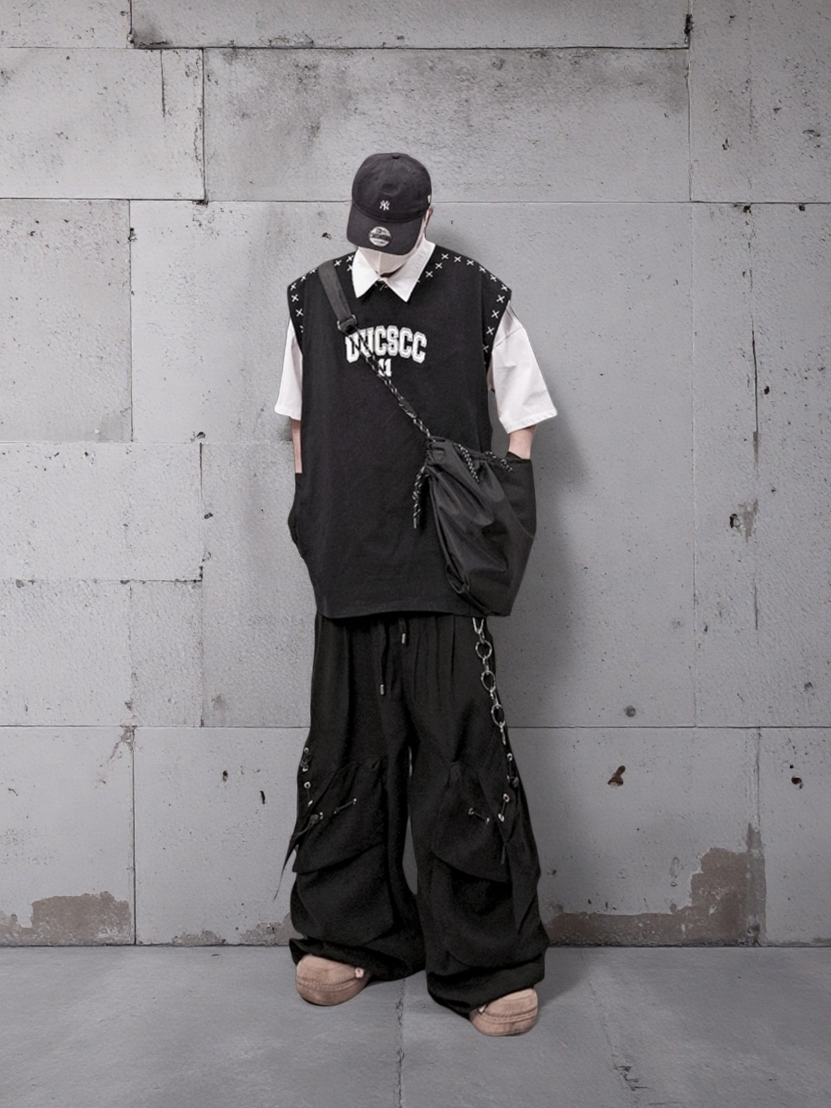 UUCSCC Multi-Pocket Curved Wide-Leg Pants