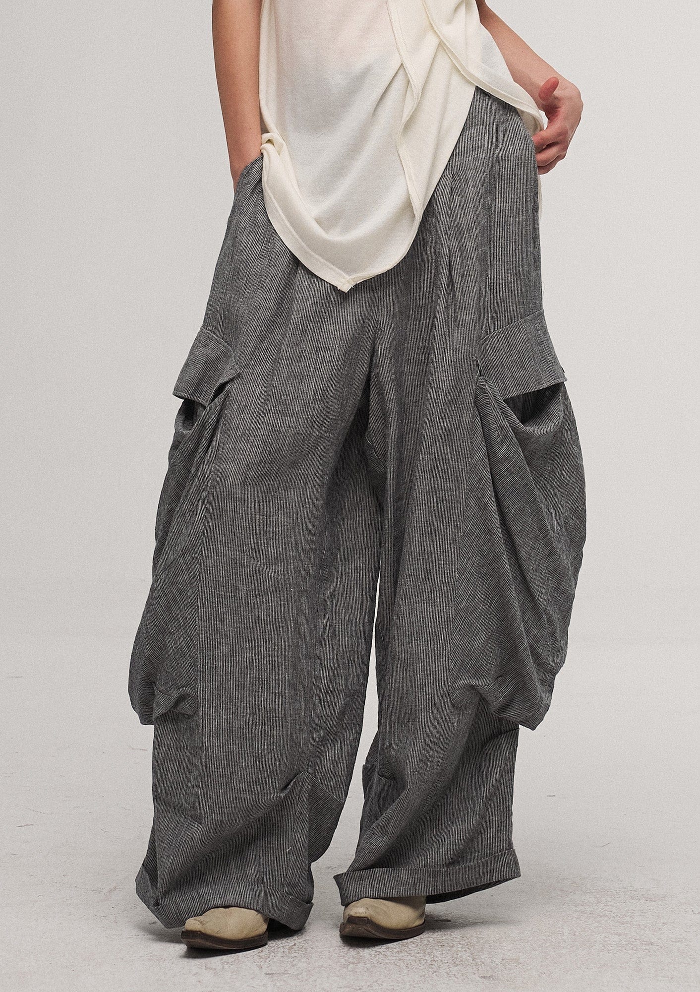 ILNya Nieternite Nifutur Big Pockets Cotton-Linen Wide-Leg Pants, premium urban and streetwear designers apparel on PROJECTISR.com, ILNya Nieternite Nifutur