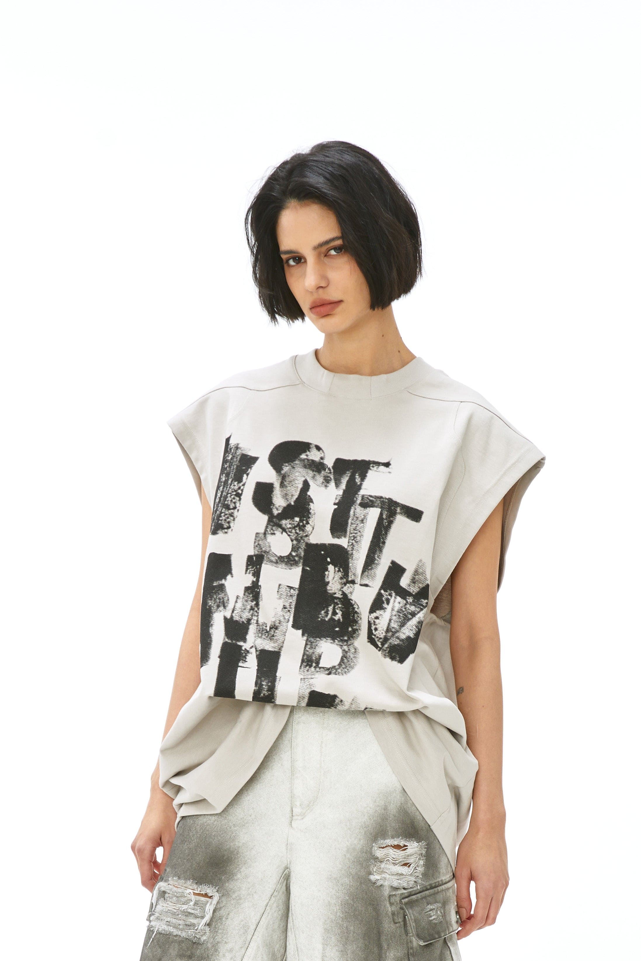 VANN VALRENCE Slogan Graphic Oversized Sleeveless Tee