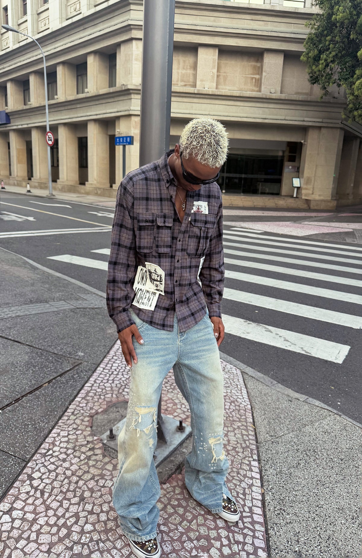 STEEPC Washed Distressed Embroidered Patch Straight-Leg Jeans