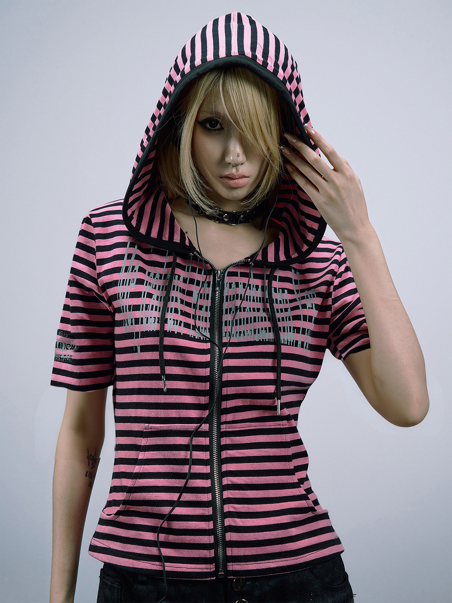PAIKI Stripe Slogan Hooded Short-Sleeve Jacket