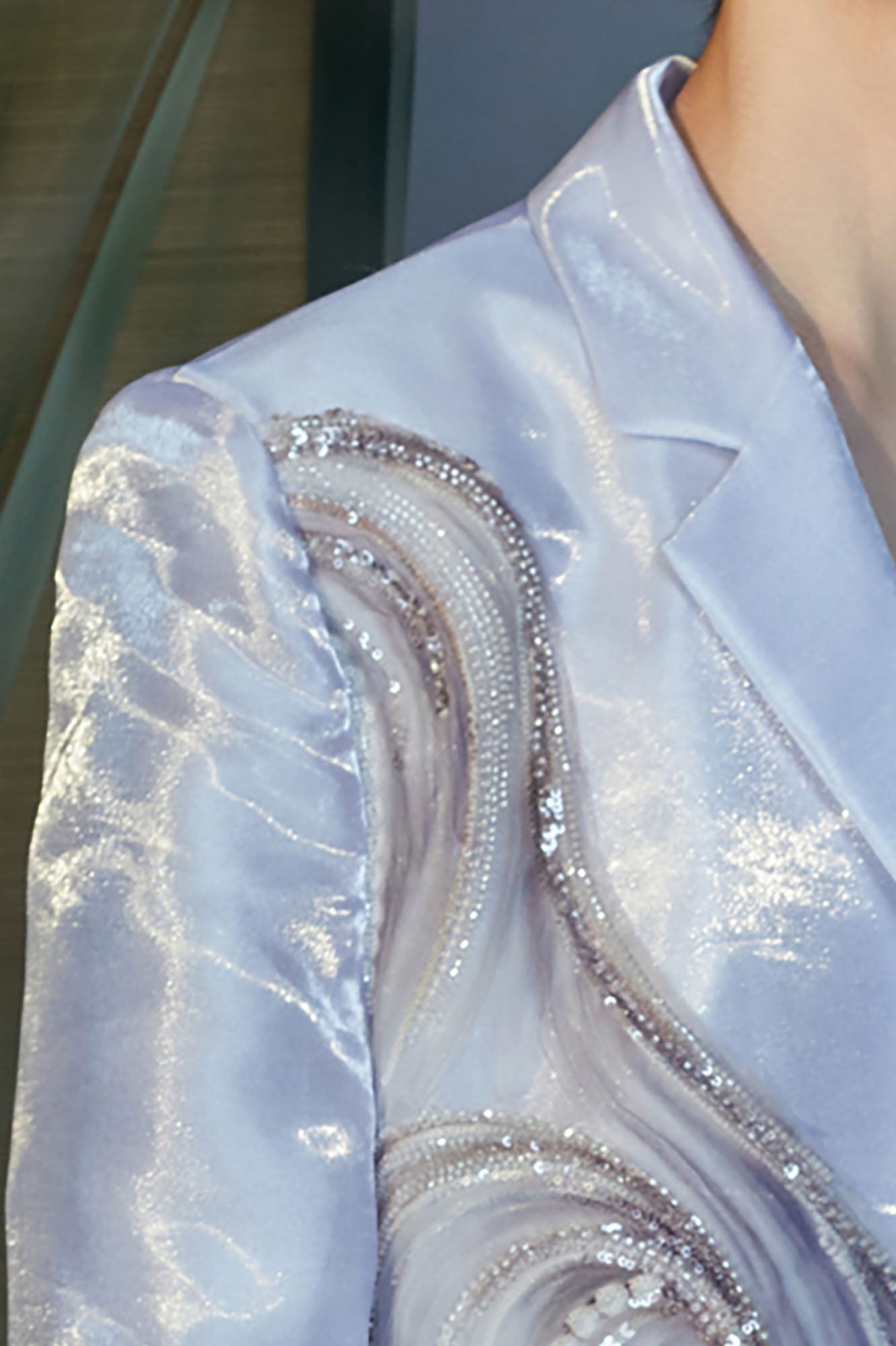 JIECHI Fluid Sequin Embroidery Satin Blazer