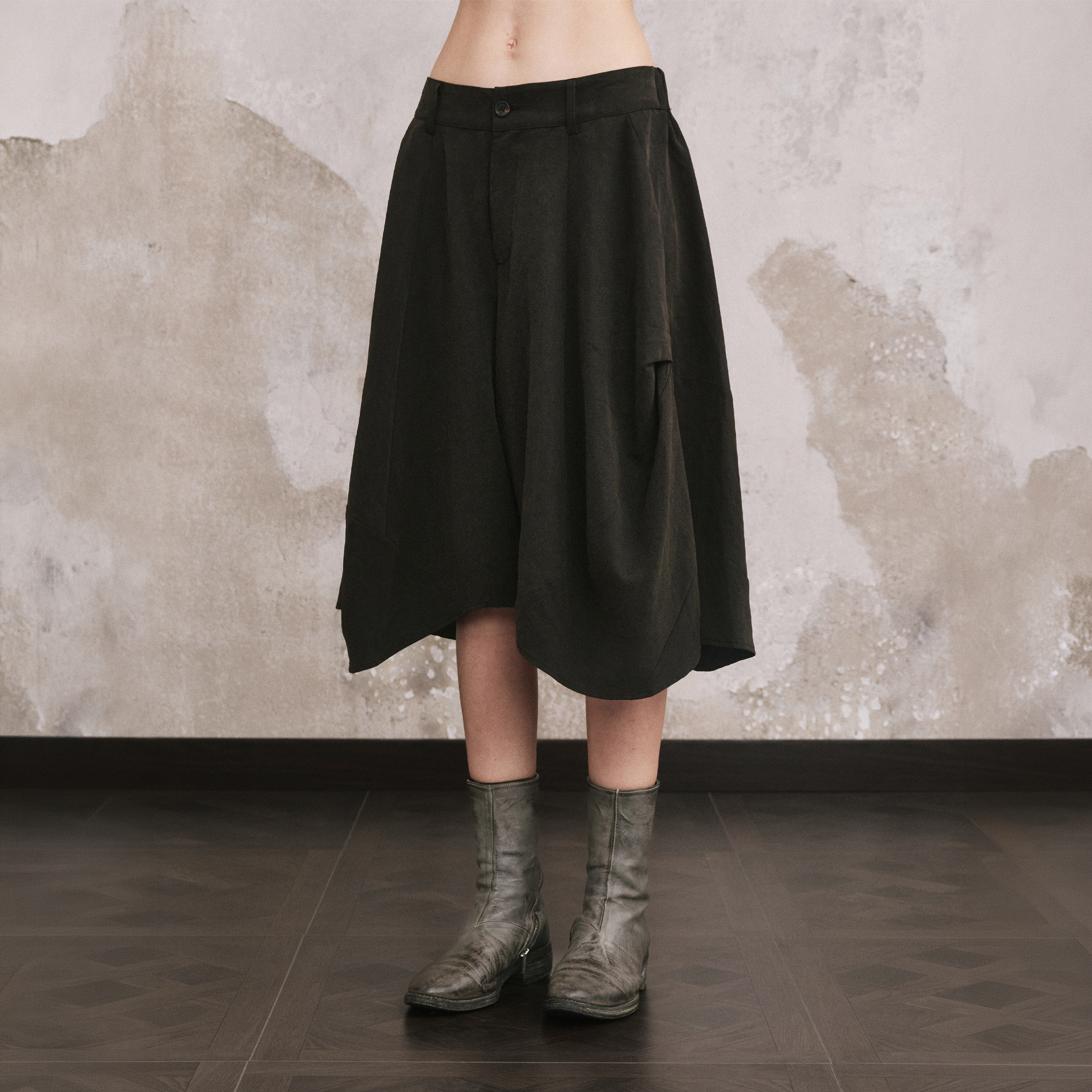 ILNya Nieternite Nifutur Lyocell-Blend Asymmetrical Wide-Leg Shorts