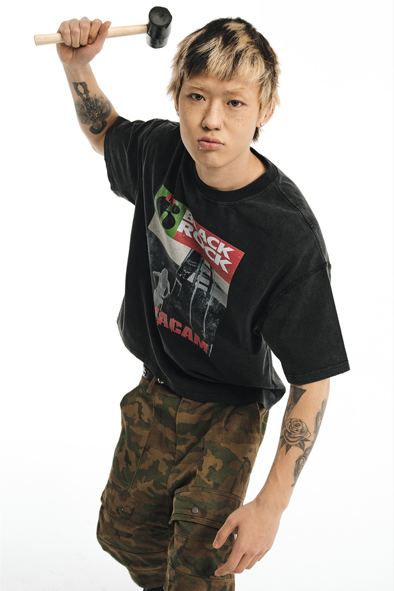 NOVACAM Washed Rock Graphic Reverse-Seam T-Shirt