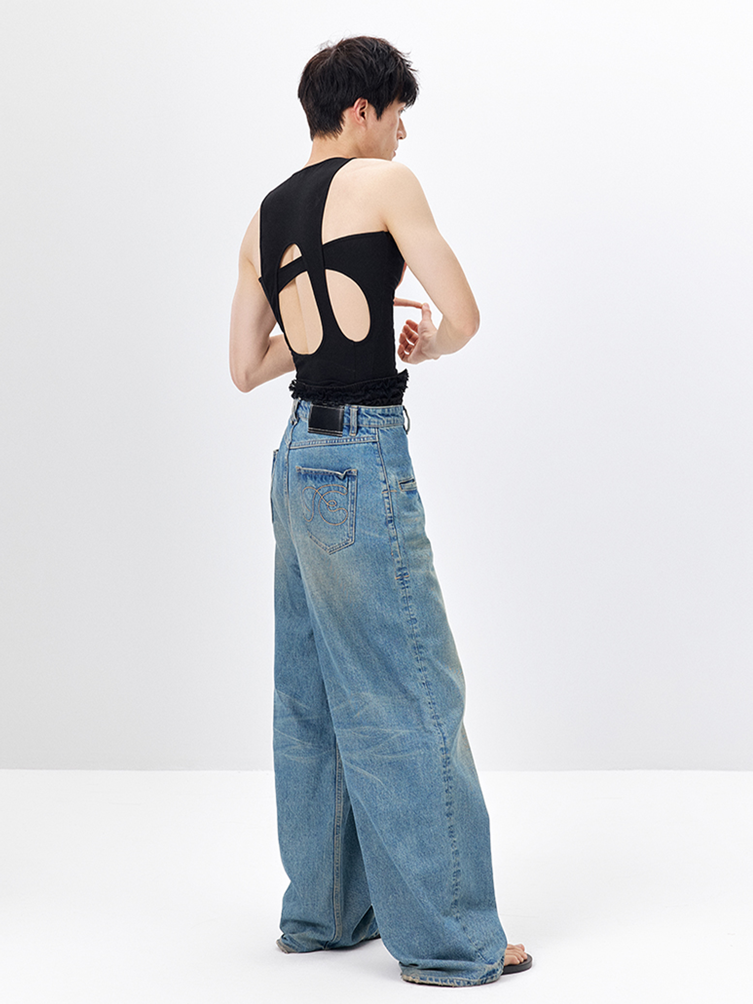TUIMU Back Cut-Out Ribbed Tank Top Black