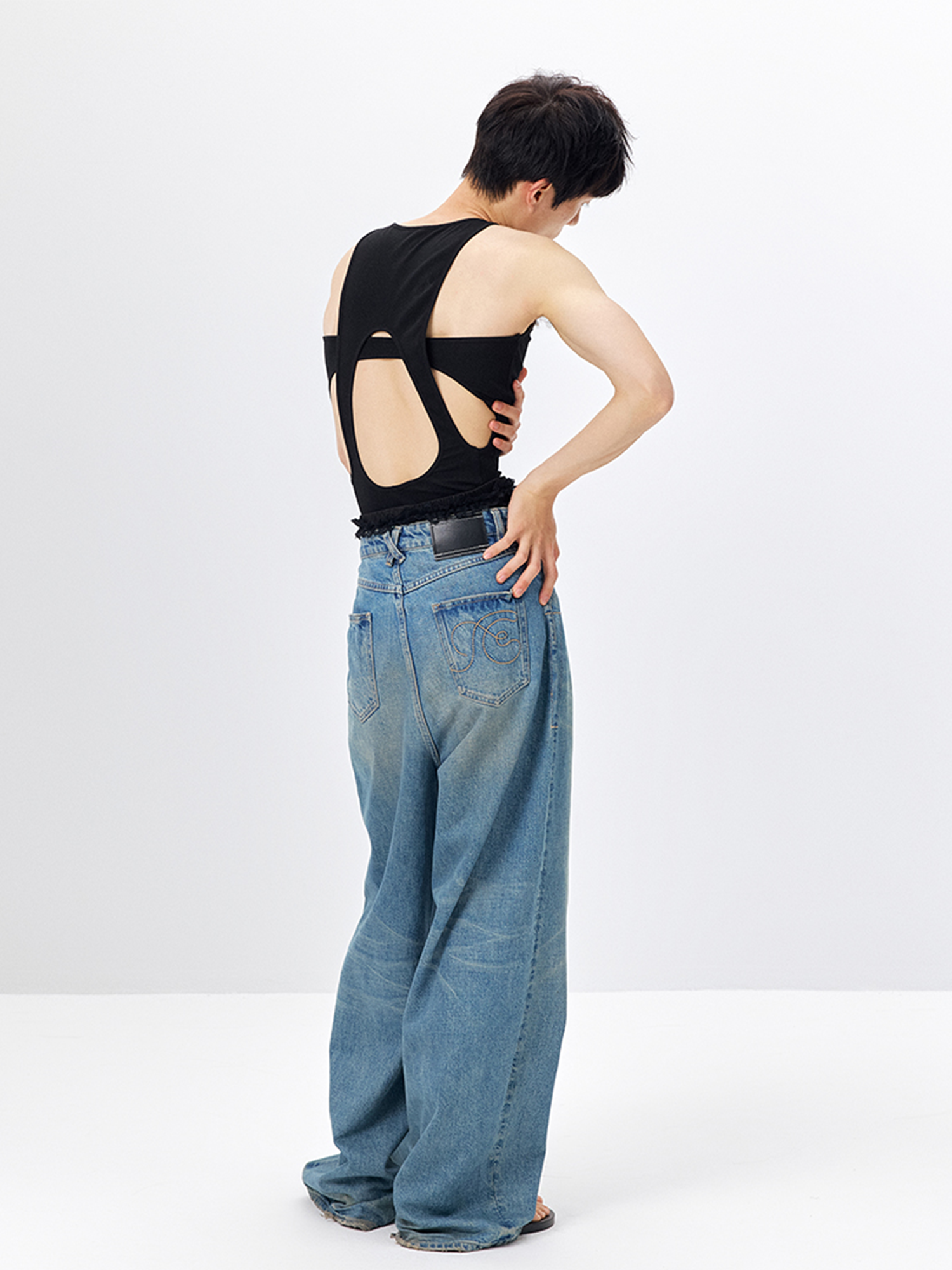 TUIMU Back Cut-Out Ribbed Tank Top Black