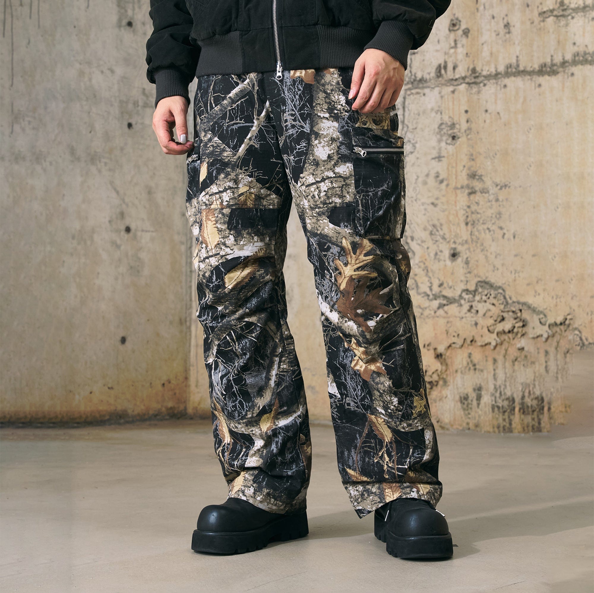 ENSHADOWER Black Camo Multi-pocket Down Pants, premium urban and streetwear designers apparel on PROJECTISR.com, ENSHADOWER