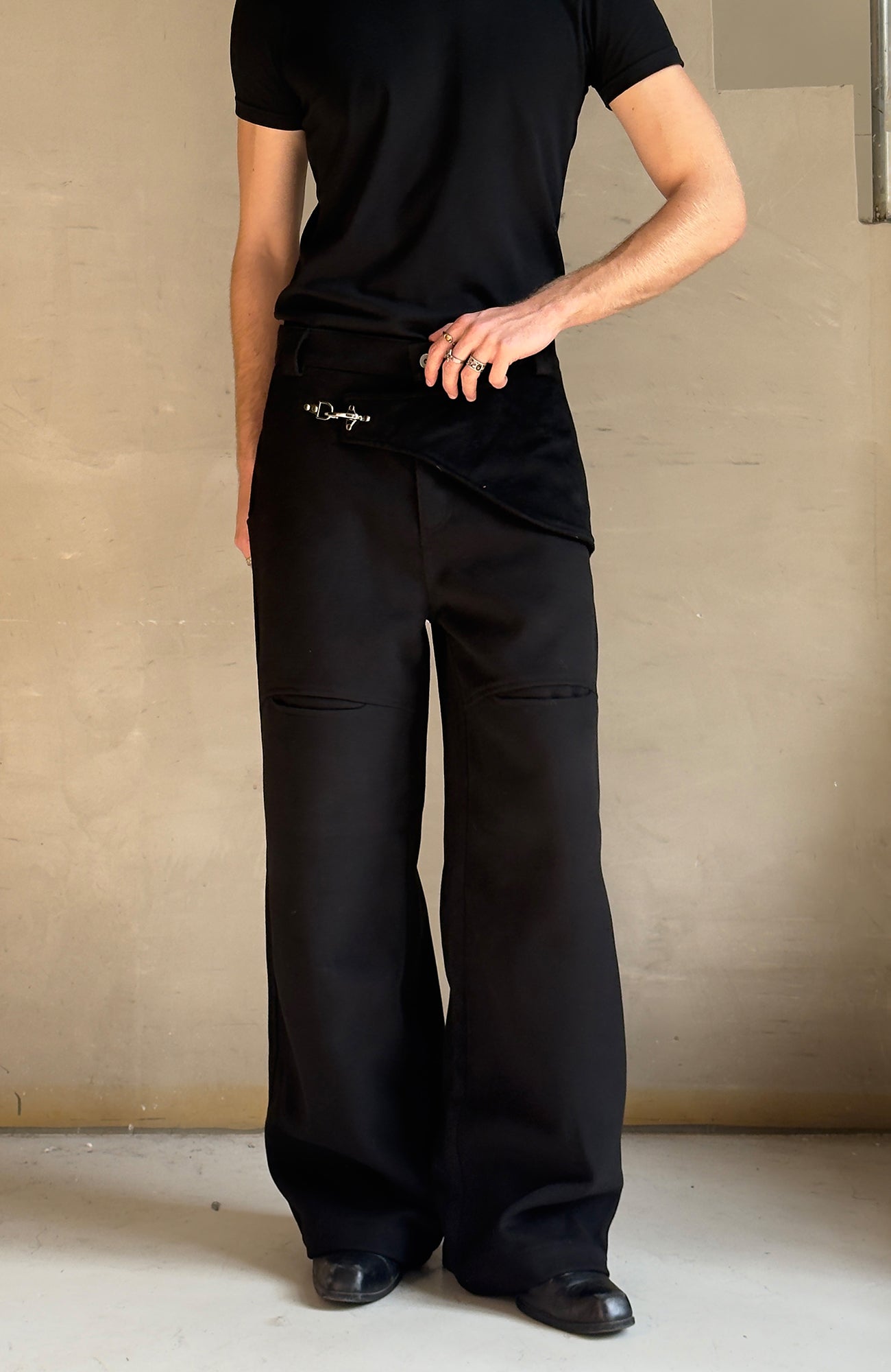 ESAIAS Harness-Lock Wool-Blend Wide-Leg Trousers