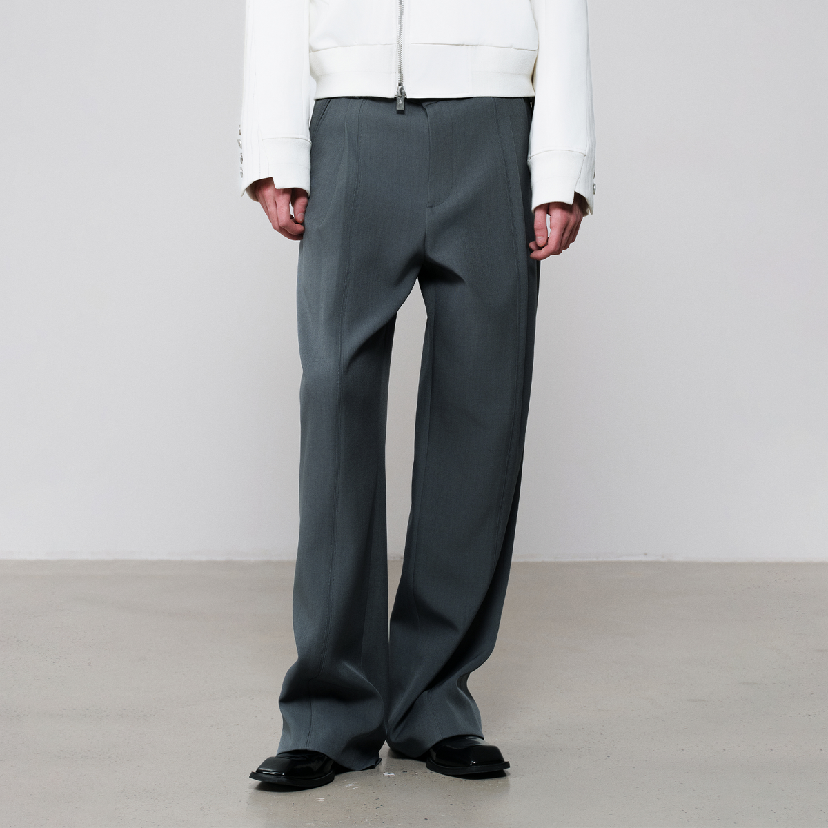 FACEONLAB Classic Pleated Straight-Leg Pants Gray