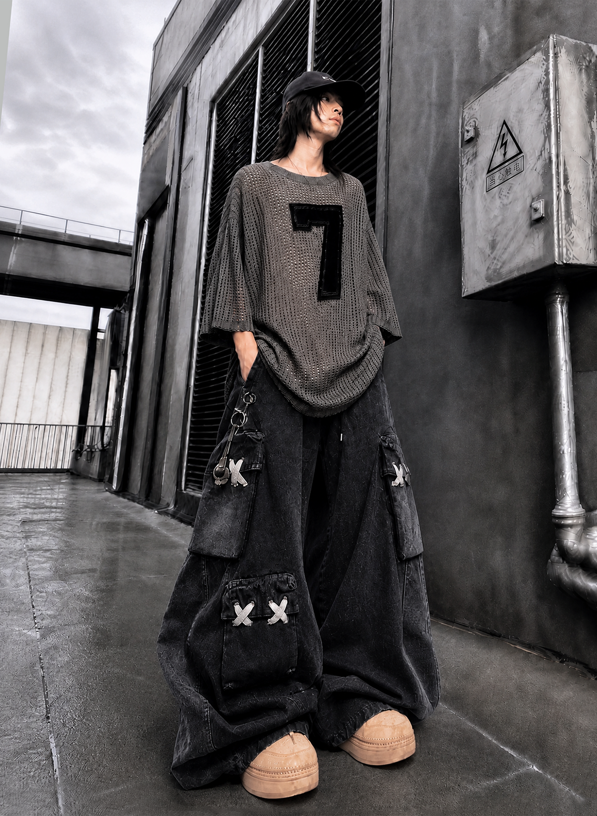 UUCSCC Multi-Pocket Curved Wide-Leg Denim Cargo Pants