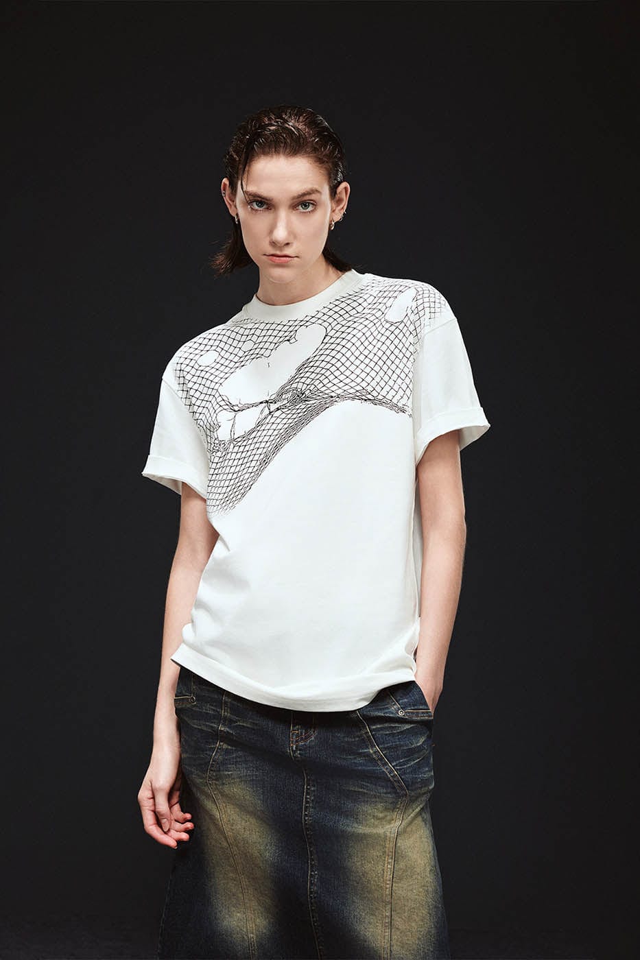 ARTIFICIAL WORLD Broken Mesh Graphic T-Shirt, premium urban and streetwear designers apparel on PROJECTISR.com, ARTIFICIAL WORLD