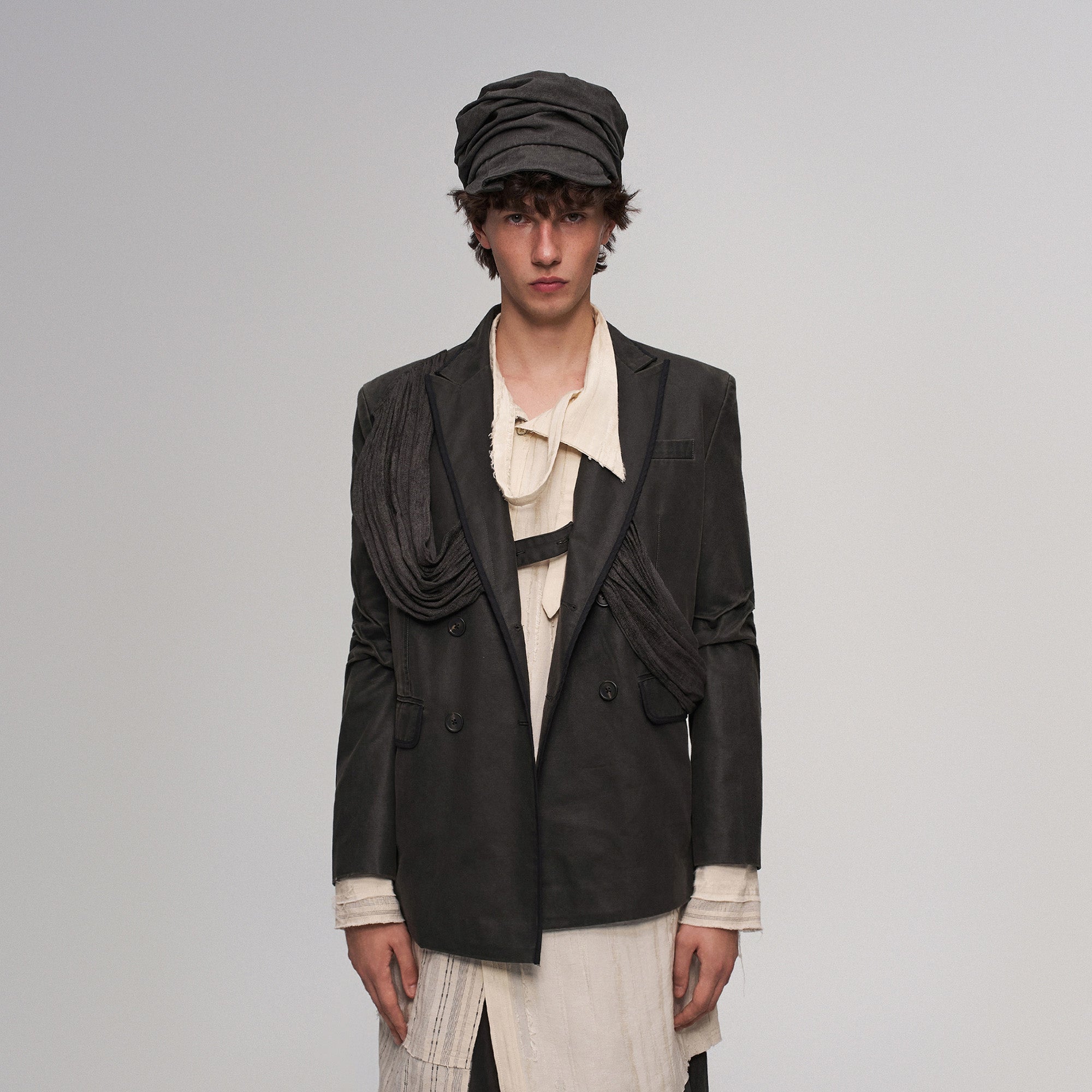 ILNya Nieternite Nifutur Crinkled Strap-Draped Panel Blazer