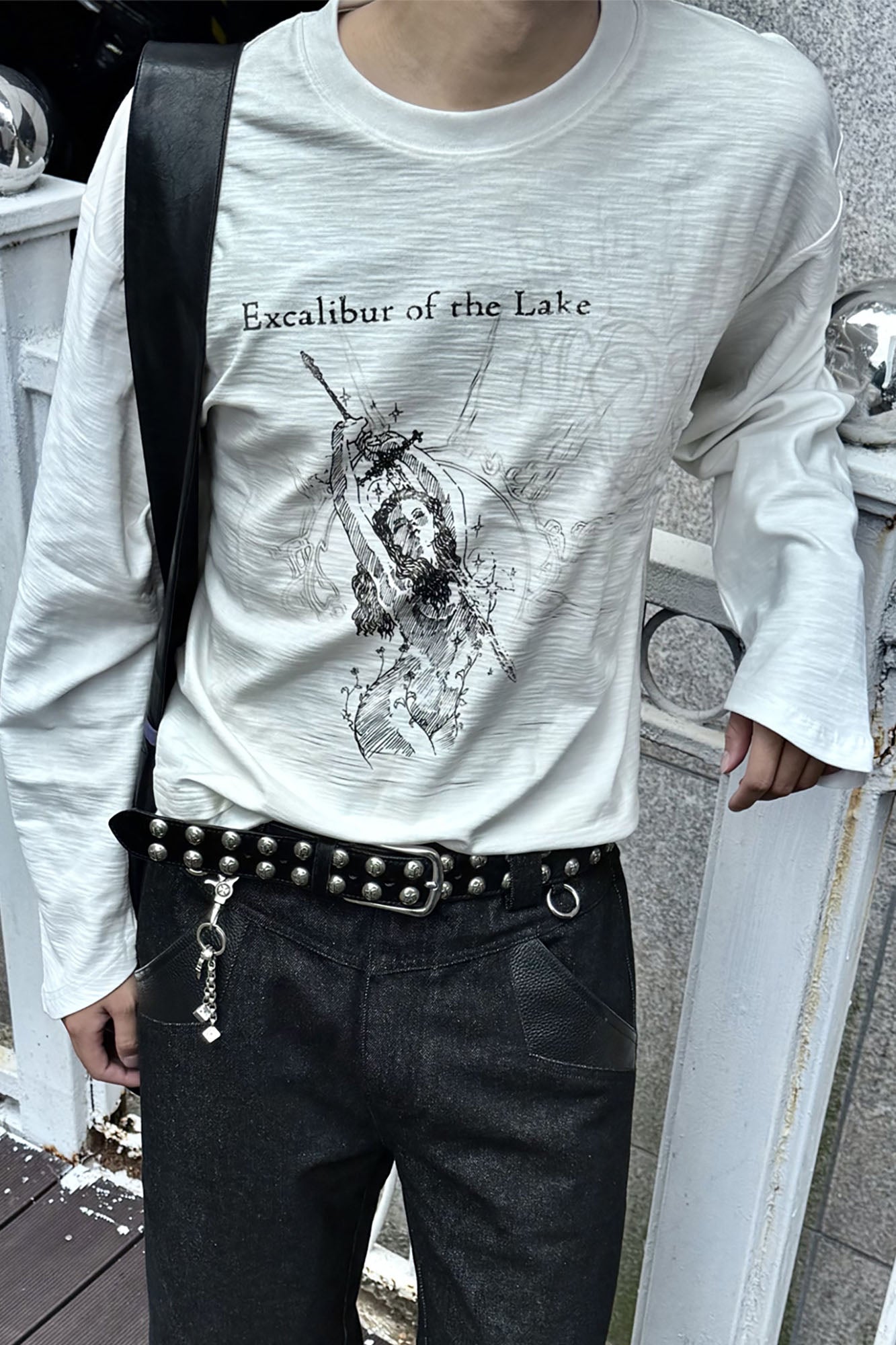 ESAIAS Excalibur Graphic Tapered Cuff Long-Sleeve Tee