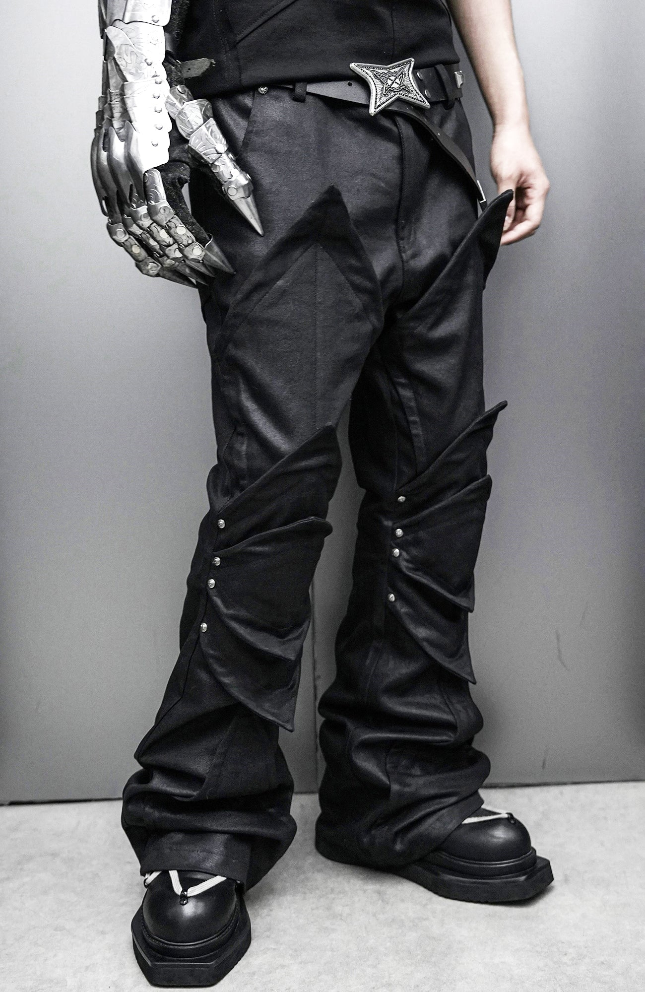 SSIN7 Shapeable Armored Waxed Flared Jeans