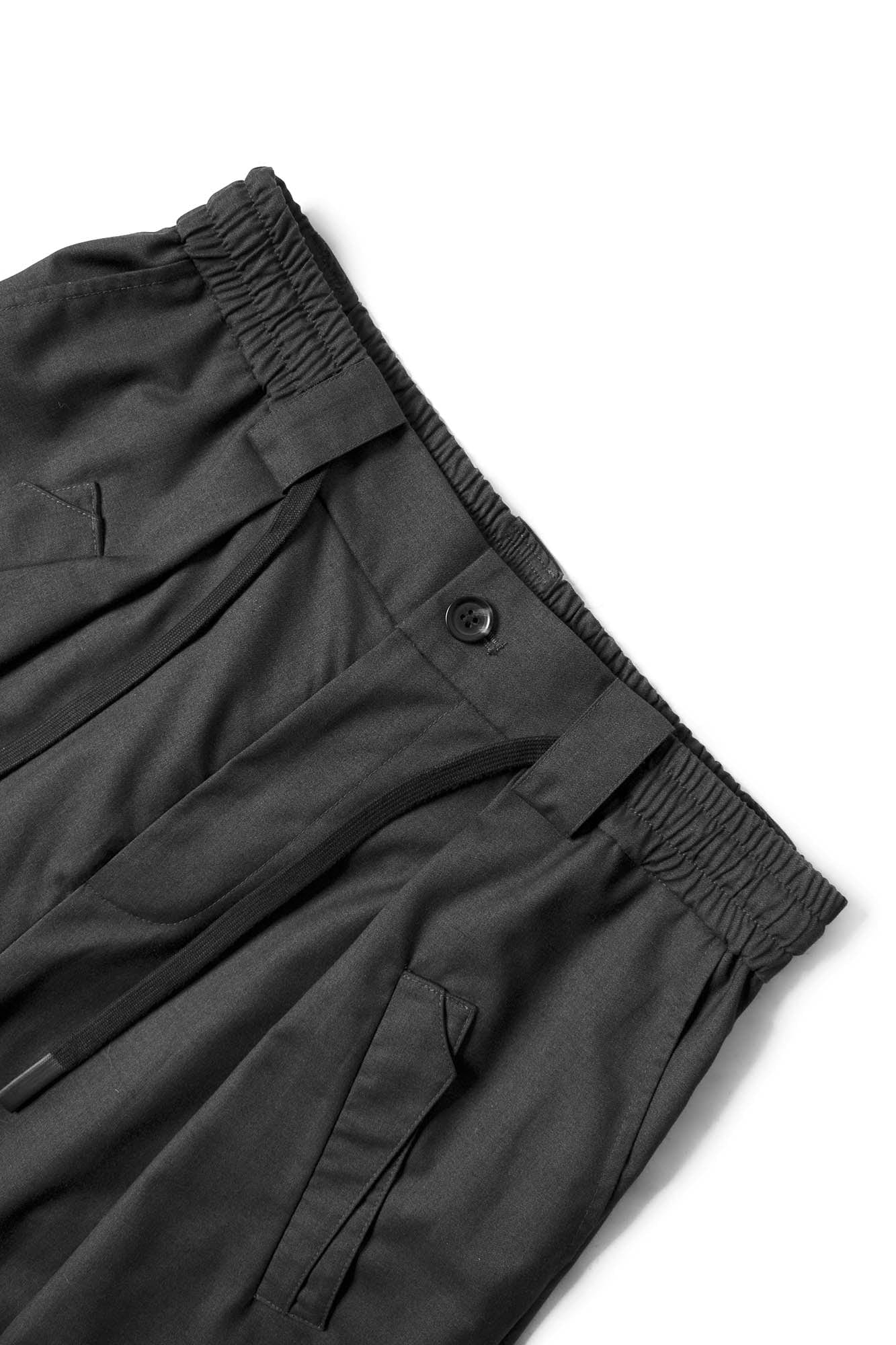 RELABEL Pleated Drawstring Curved Wide-Leg Trousers