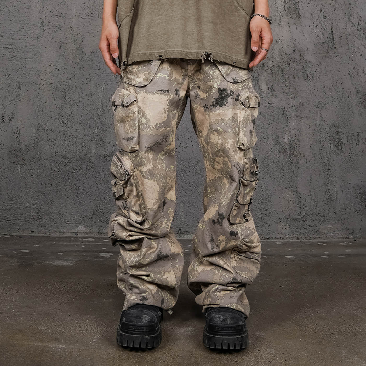 UNDERWATER Multi-Pocket Desert Cargo, premium urban and streetwear designers apparel on PROJECTISR.com, UNDERWATER