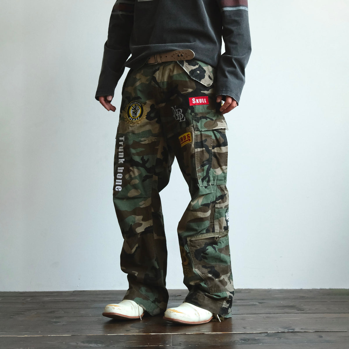 NEIGBORL Retro Camo Embroidered Straight-Leg Cargo Pants