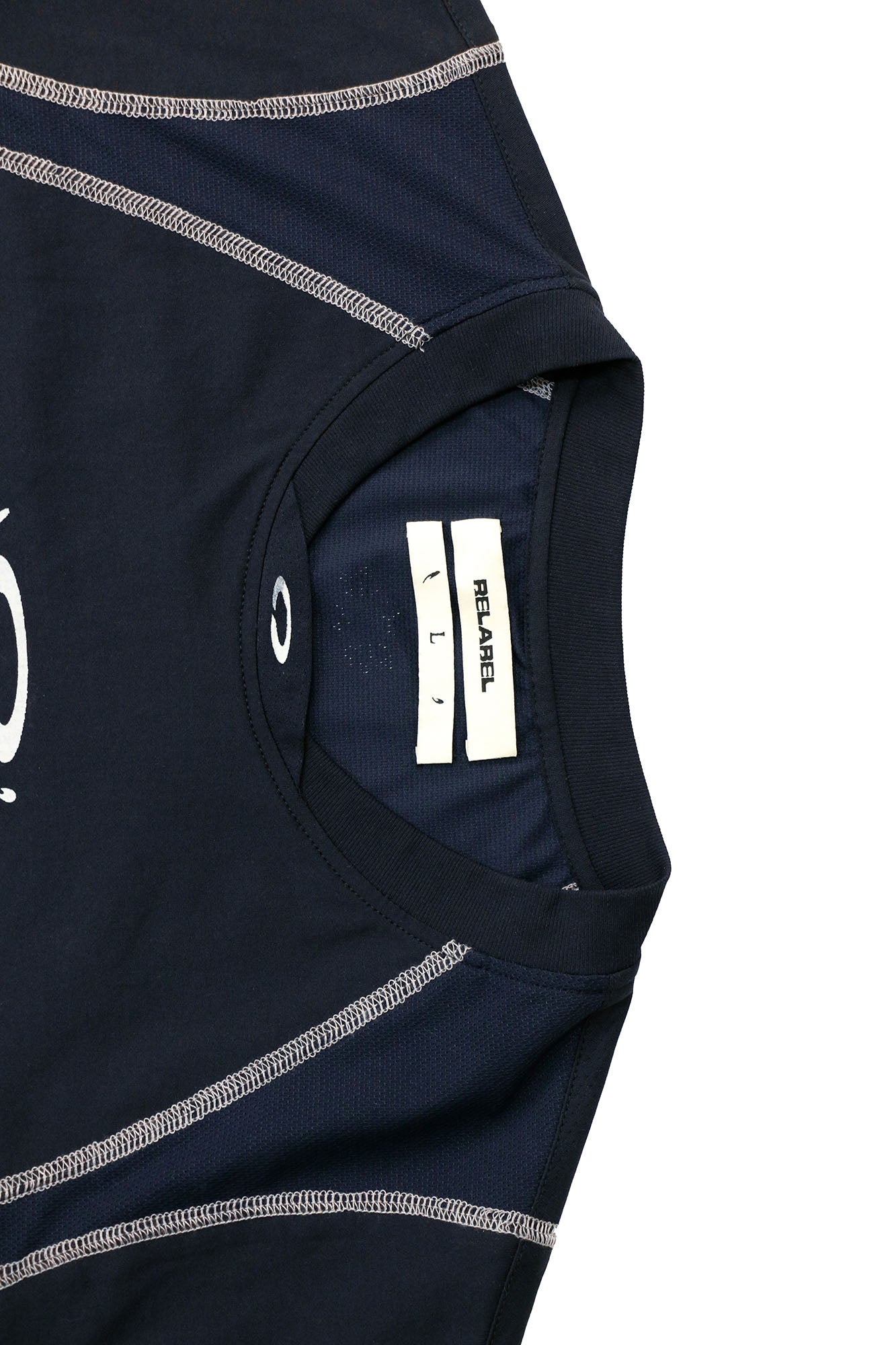 RELABEL Contrast Paneled Quick-Dry Tee