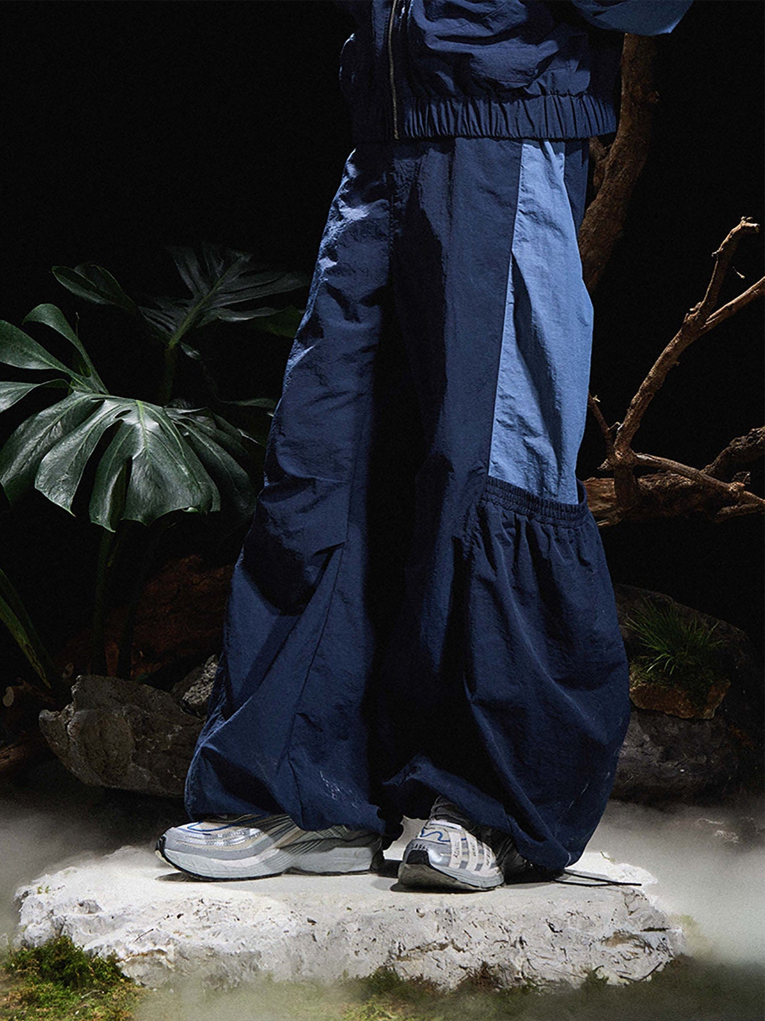 RELABEL Big-Pocket Pleated Oversized Curved Pants Blue, premium urban and streetwear designers apparel on PROJECTISR.com, RELABEL