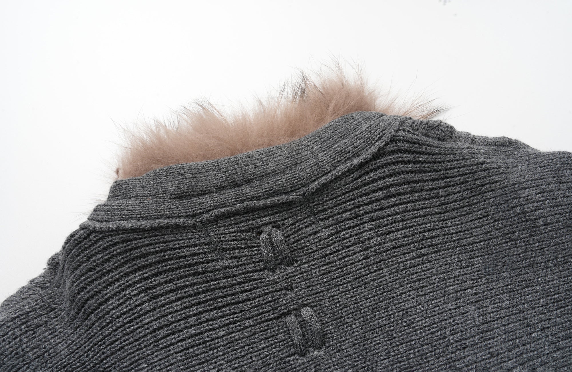 CLP Faux-Fur Trim Cable-Knit Cropped Cardigan