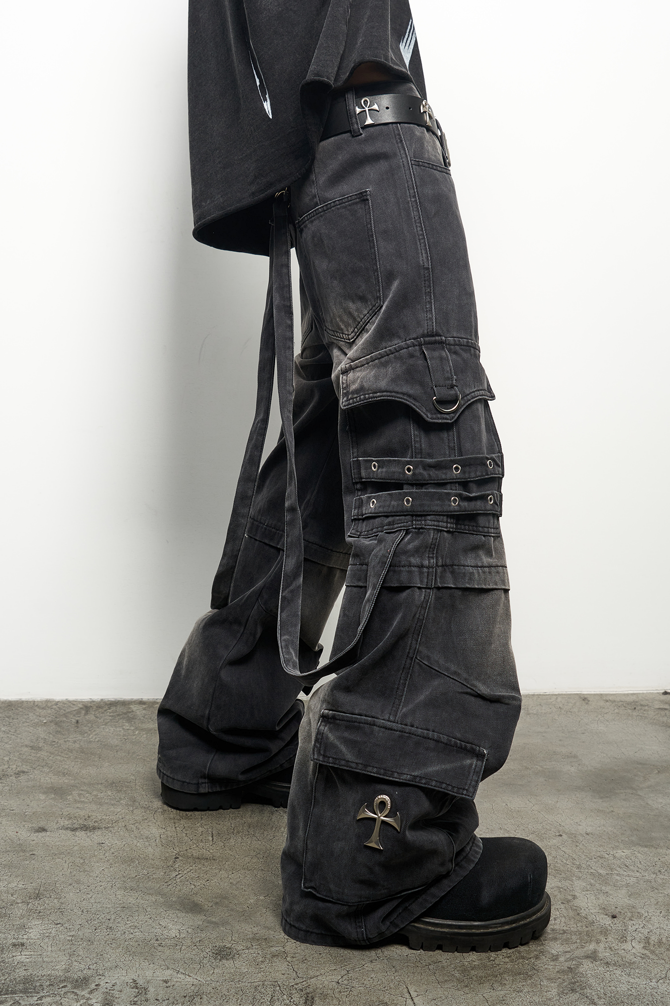 ANTI WAR REVIVAL Distressed Strap Multi-Pocket Wide-Leg Jeans