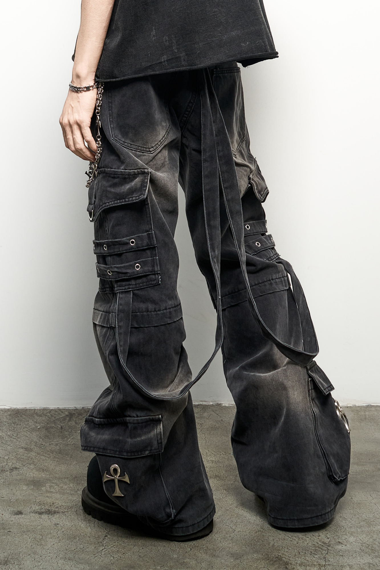 ANTI WAR REVIVAL Distressed Strap Multi-Pocket Wide-Leg Jeans