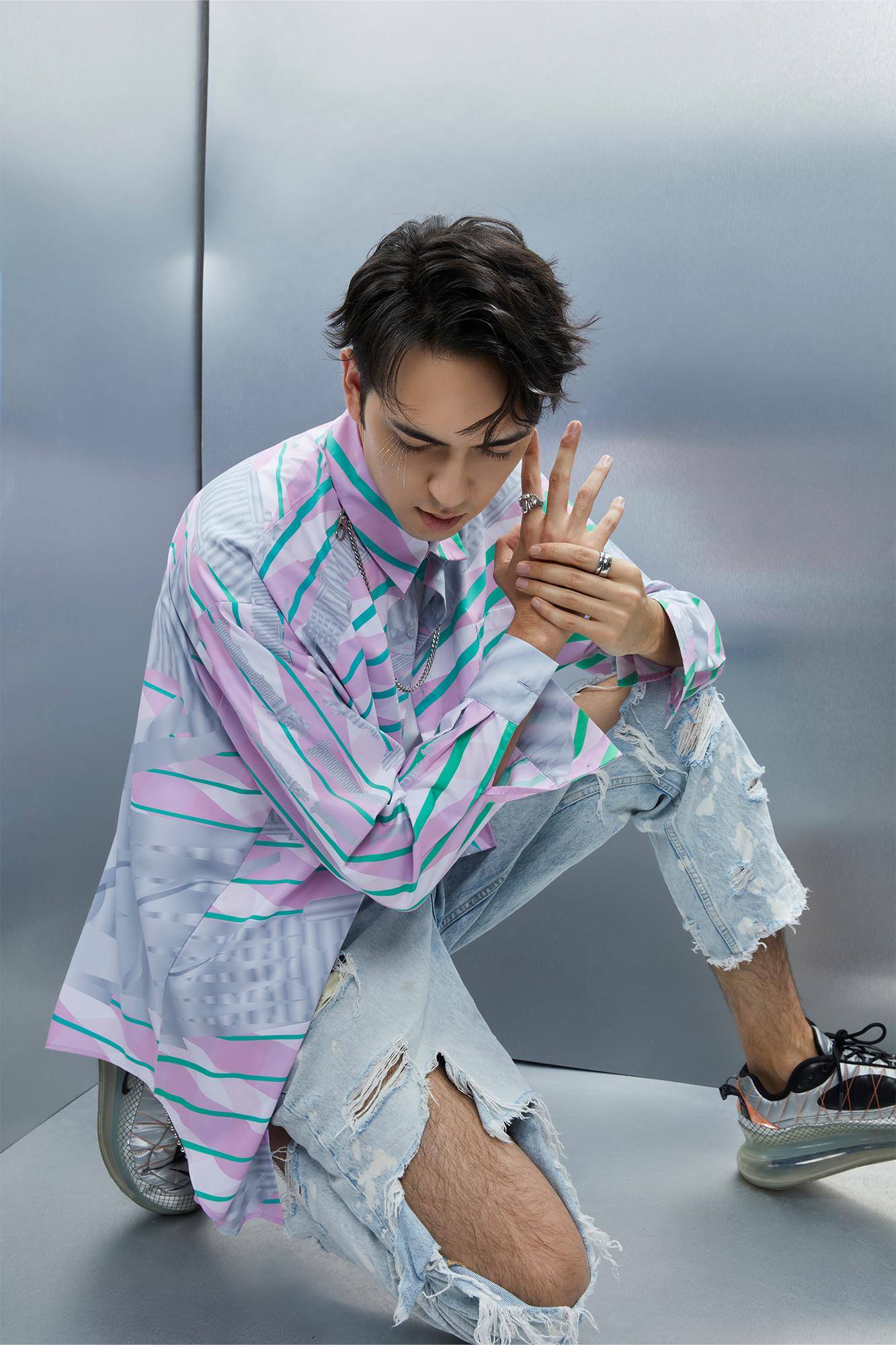 MASH UP ASIA Abstract Stripe Oversized Shirt, premium urban and streetwear designers apparel on PROJECTISR.com, MASH UP ASIA