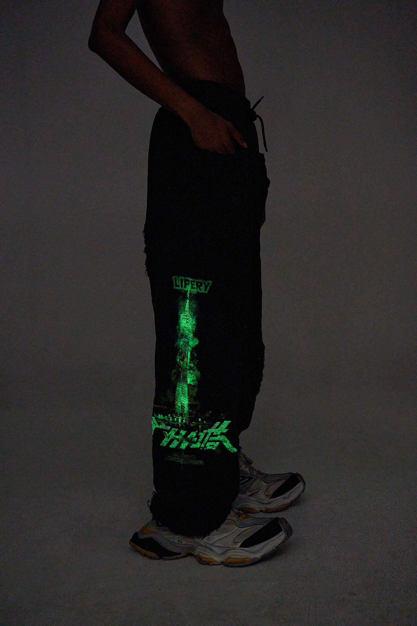 ULIPERY Distressed Glow Crinkled Sweatpants
